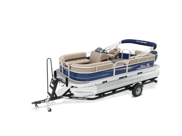 2022 Sun Tracker boat for sale, model of the boat is Party Barge® 18 DLX & Image # 30 of 44