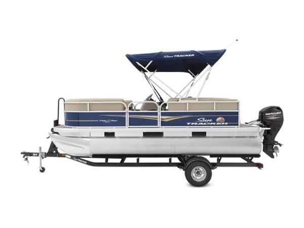 2022 Sun Tracker boat for sale, model of the boat is Party Barge® 18 DLX & Image # 33 of 44