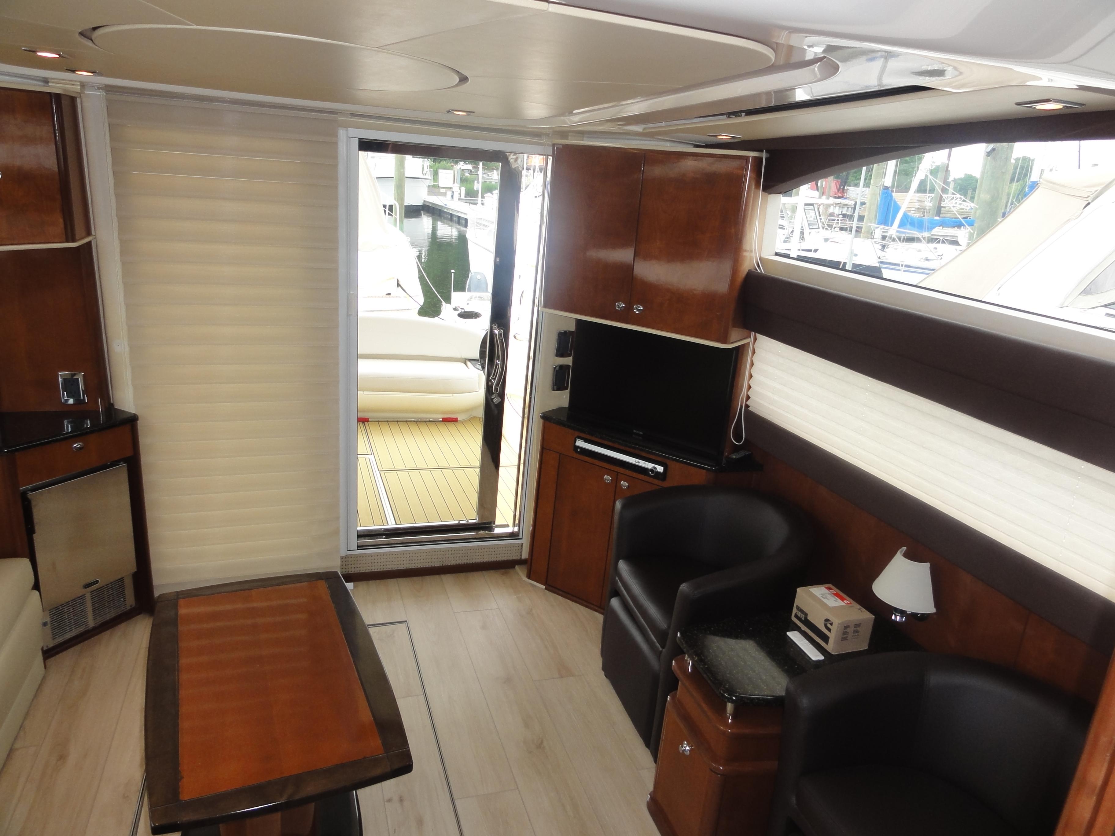 Meridian-441 Sedan 2009-Be Lisamo RI-US-Luxurious interior of 2009 Meridian 441 Sedan yacht with modern furnishings and wood accents.-9714633 | Thumbnail