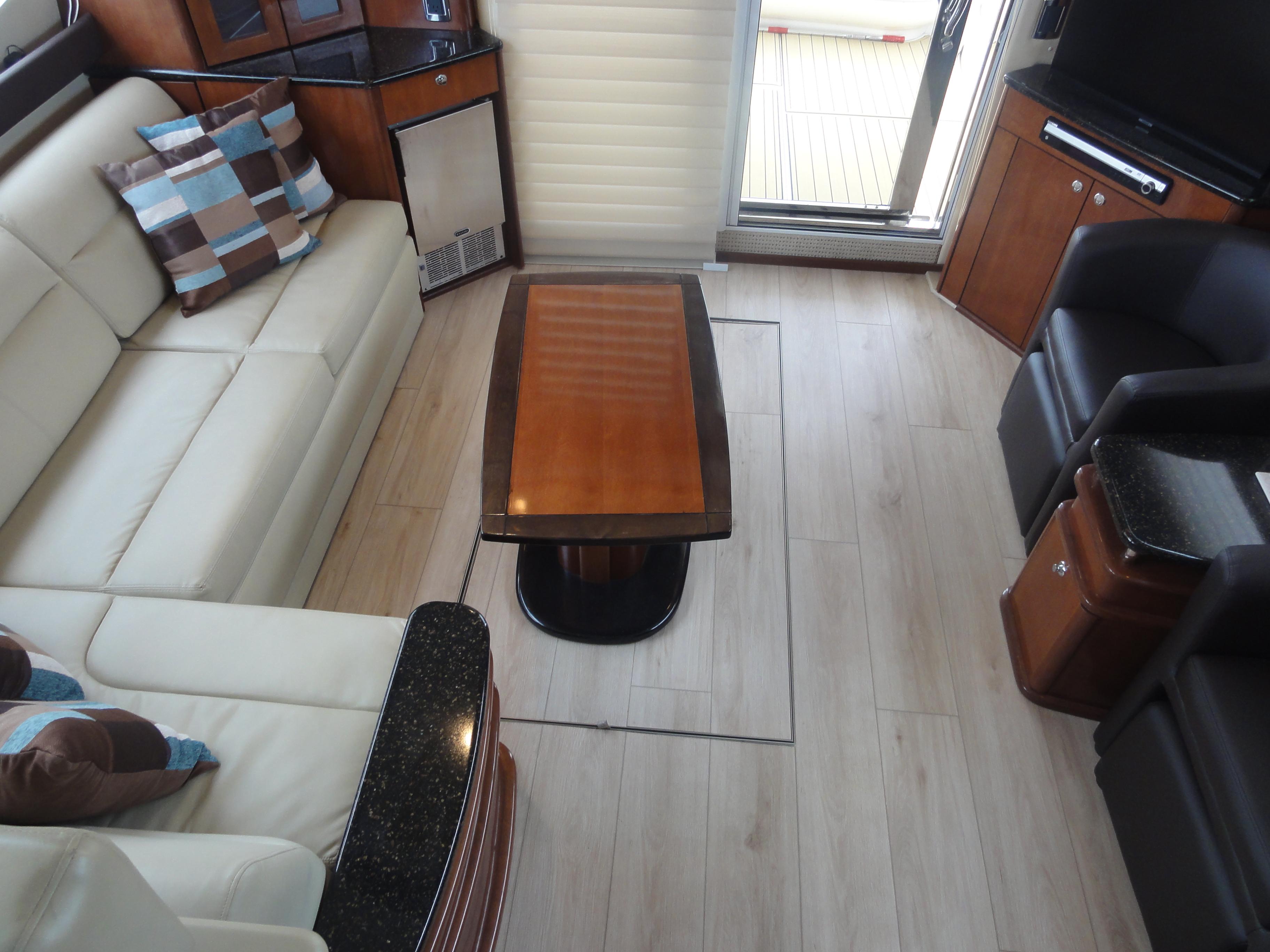 Meridian-441 Sedan 2009-Be Lisamo RI-US-Interior of 2009 Meridian 441 Sedan with modern furnishings and wooden flooring.-9714633 | Thumbnail
