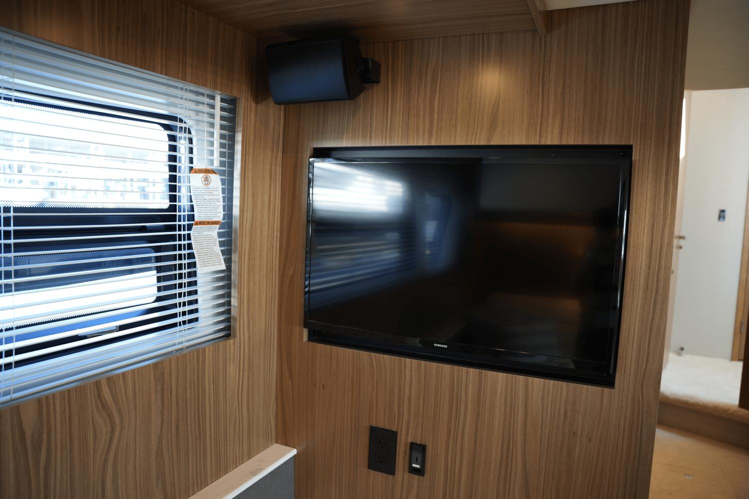2025-cruisers-yachts-46-cantius-power-9554633-970313917-0-281020241336-31