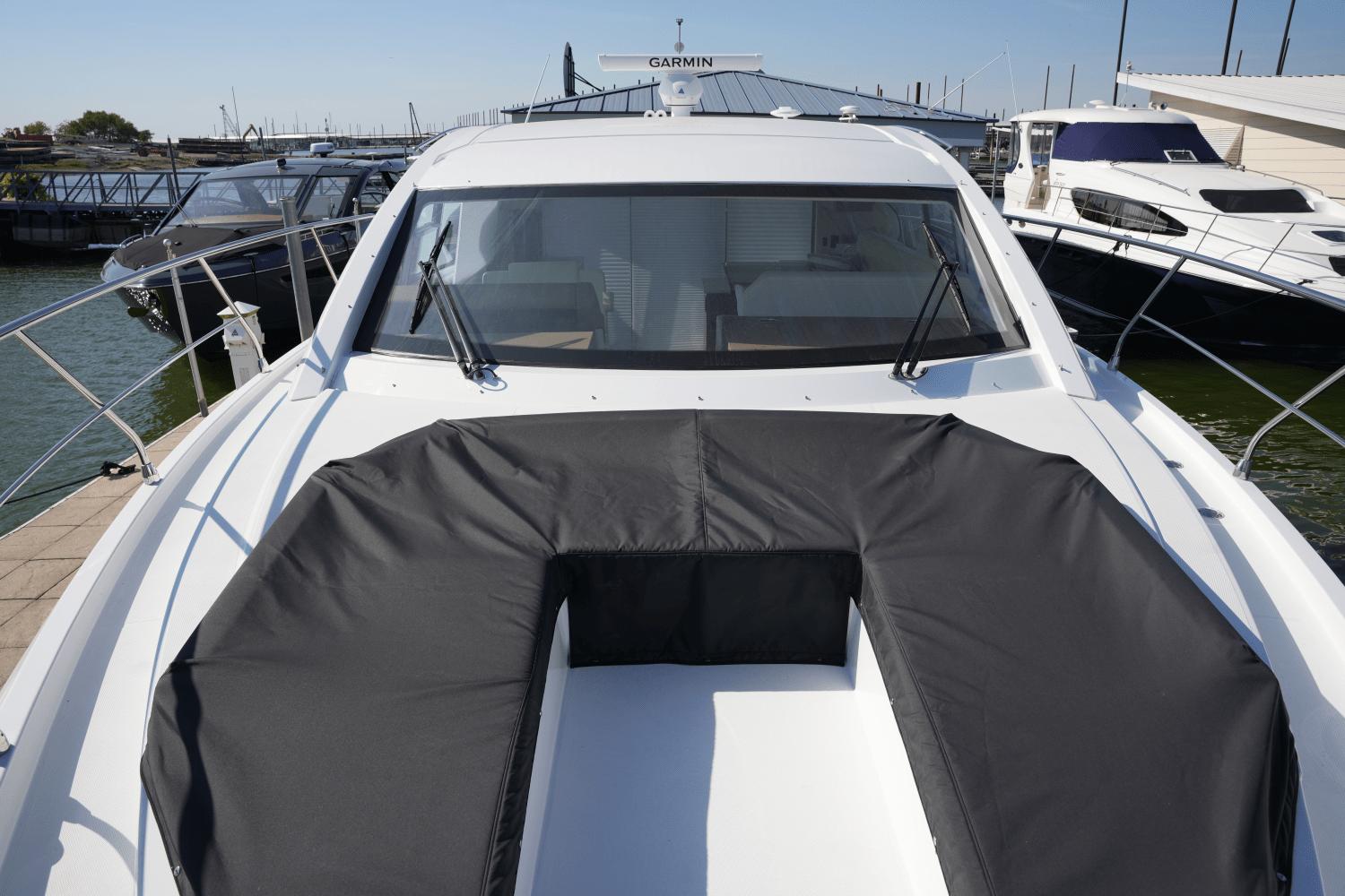 2025-cruisers-yachts-46-cantius-power-9554633-970313927-0-281020241336-33
