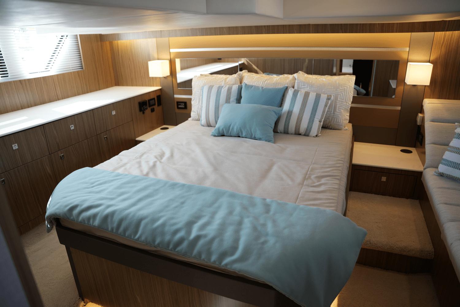 2025-cruisers-yachts-46-cantius-power-9554633-970313939-0-281020241336-26