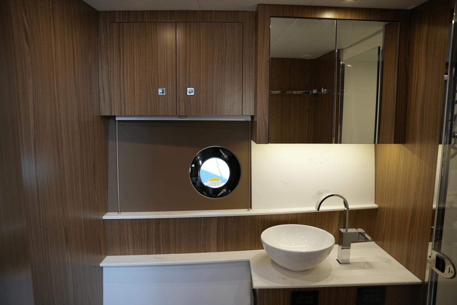2025-cruisers-yachts-46-cantius-power-9554633-970313940-0-281020241336-12