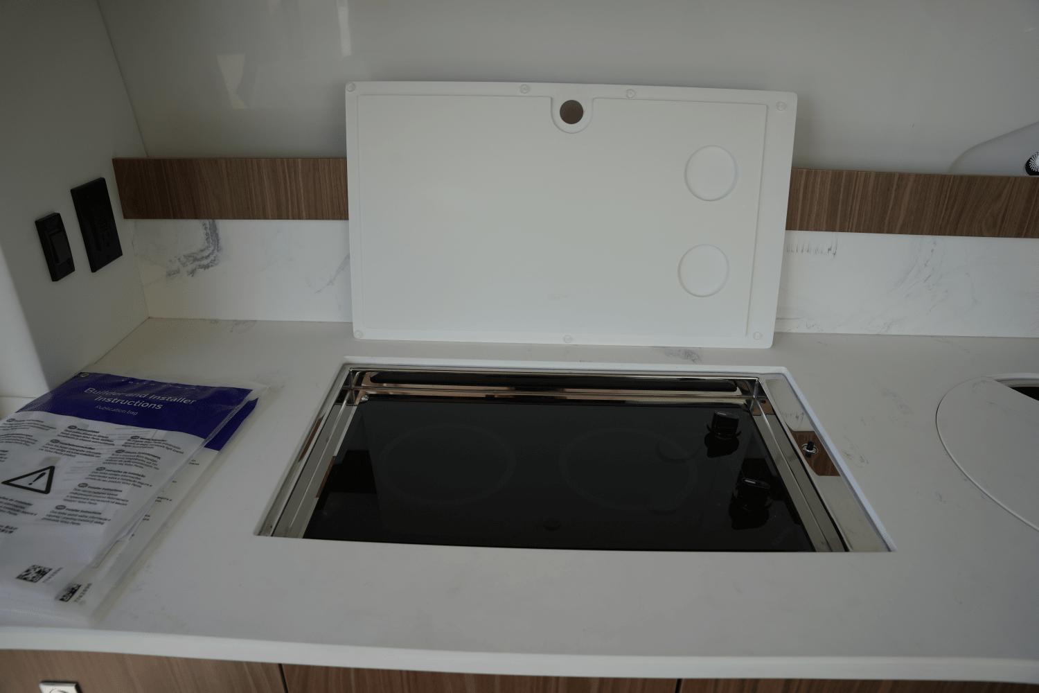 2025-cruisers-yachts-46-cantius-power-9554633-970313942-0-281020241337-54