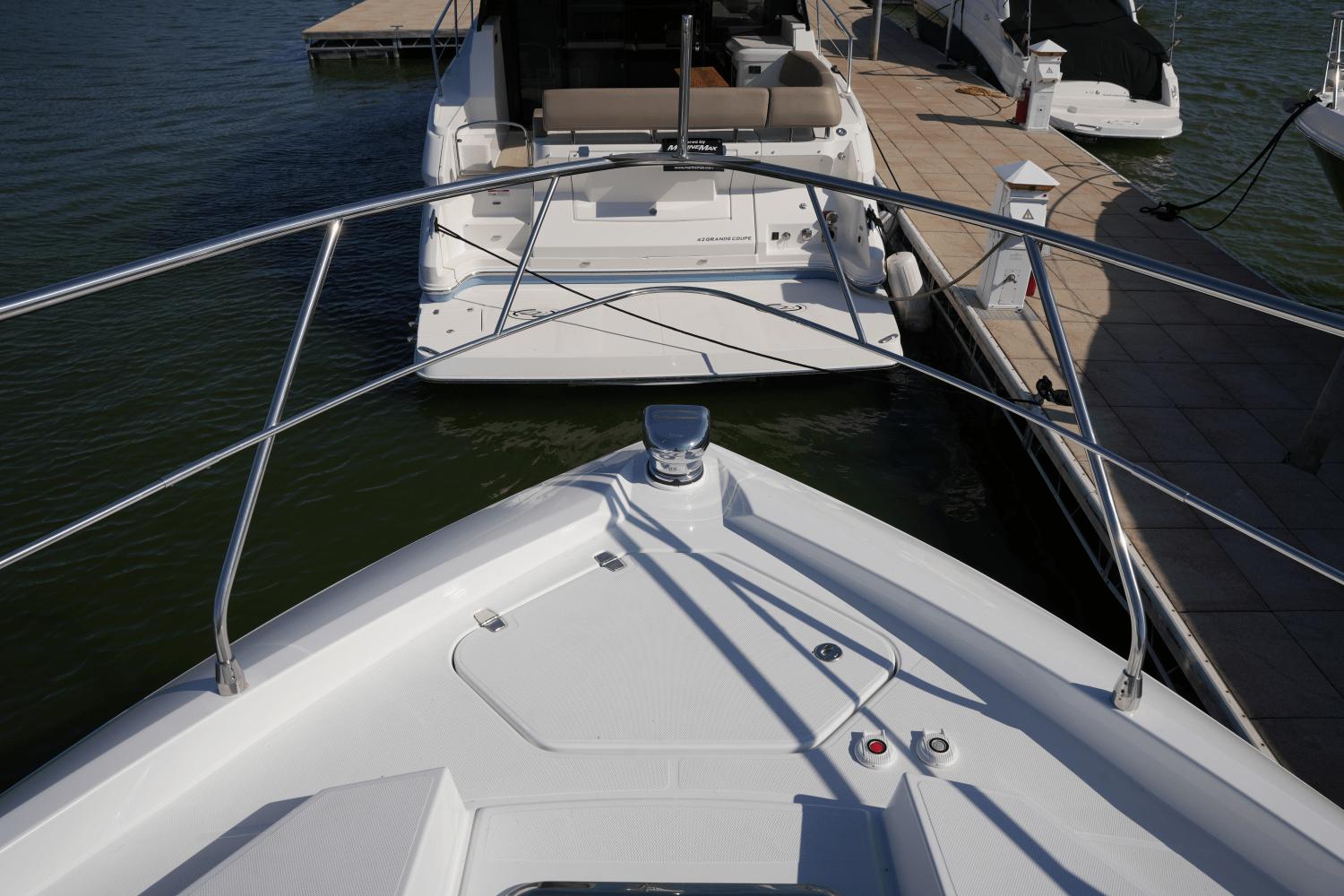 2025-cruisers-yachts-46-cantius-power-9554633-970313955-0-281020241336-35