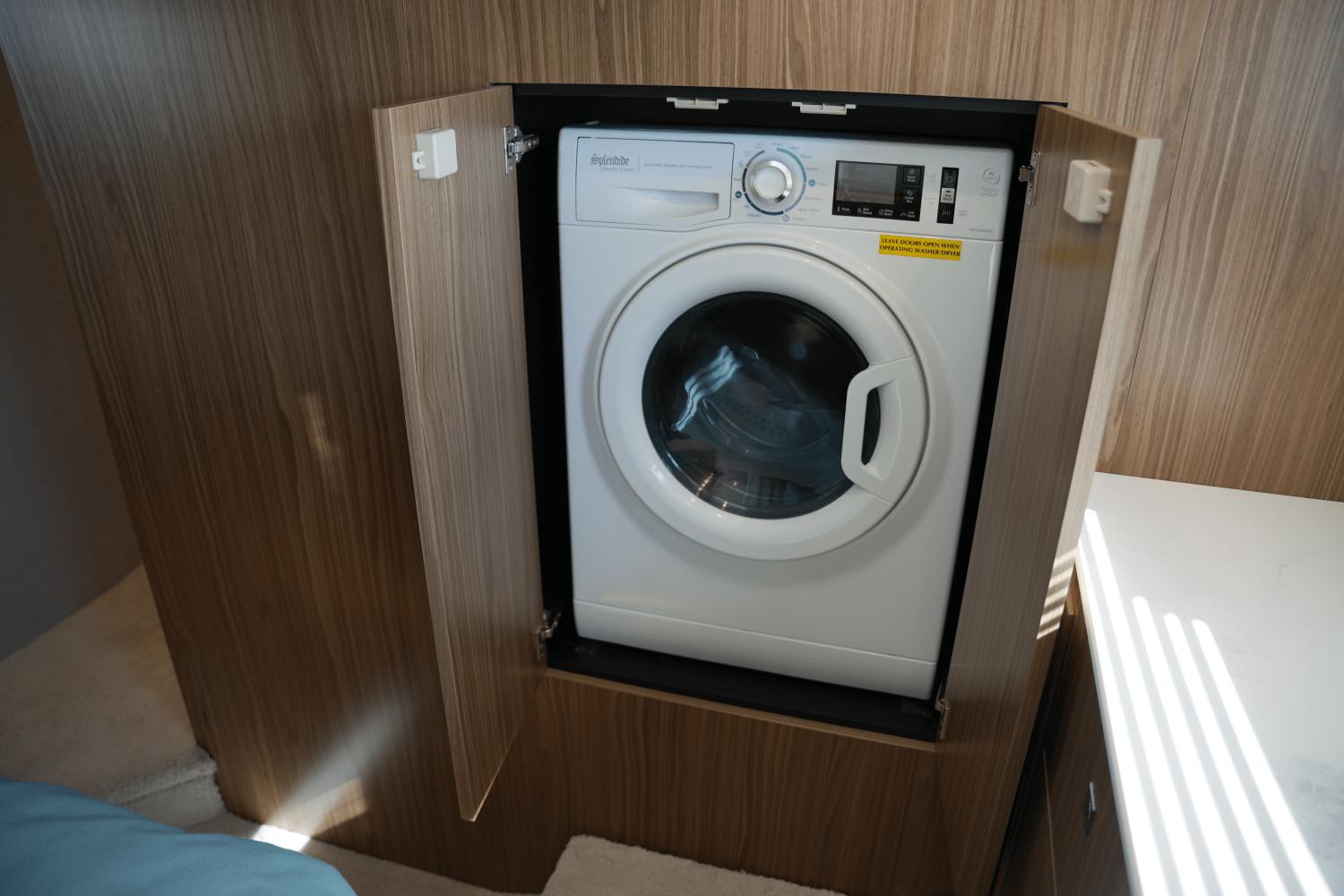 2025-cruisers-yachts-46-cantius-power-9554633-970313961-0-281020241336-29