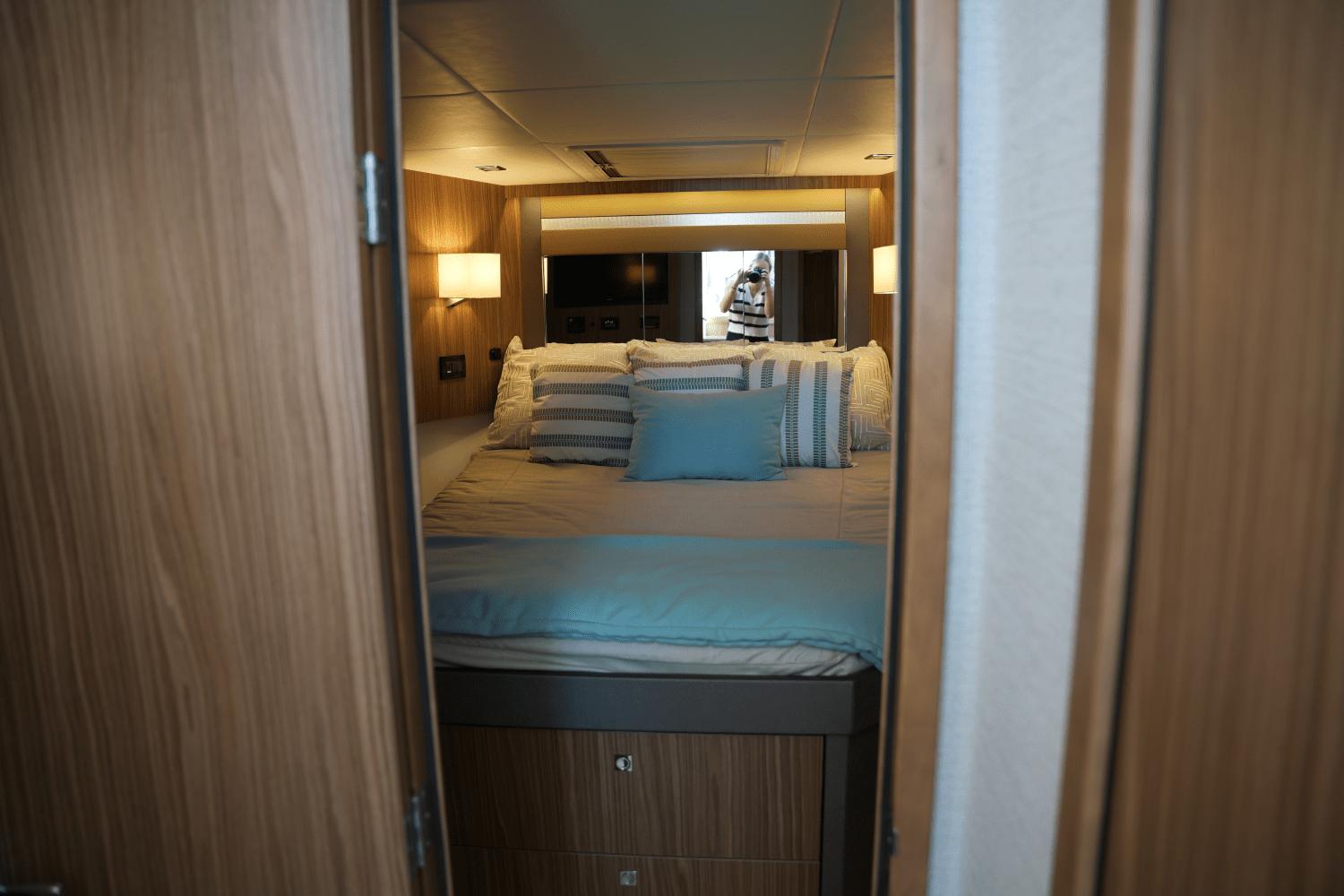 2025-cruisers-yachts-46-cantius-power-9554633-970313968-0-281020241336-14