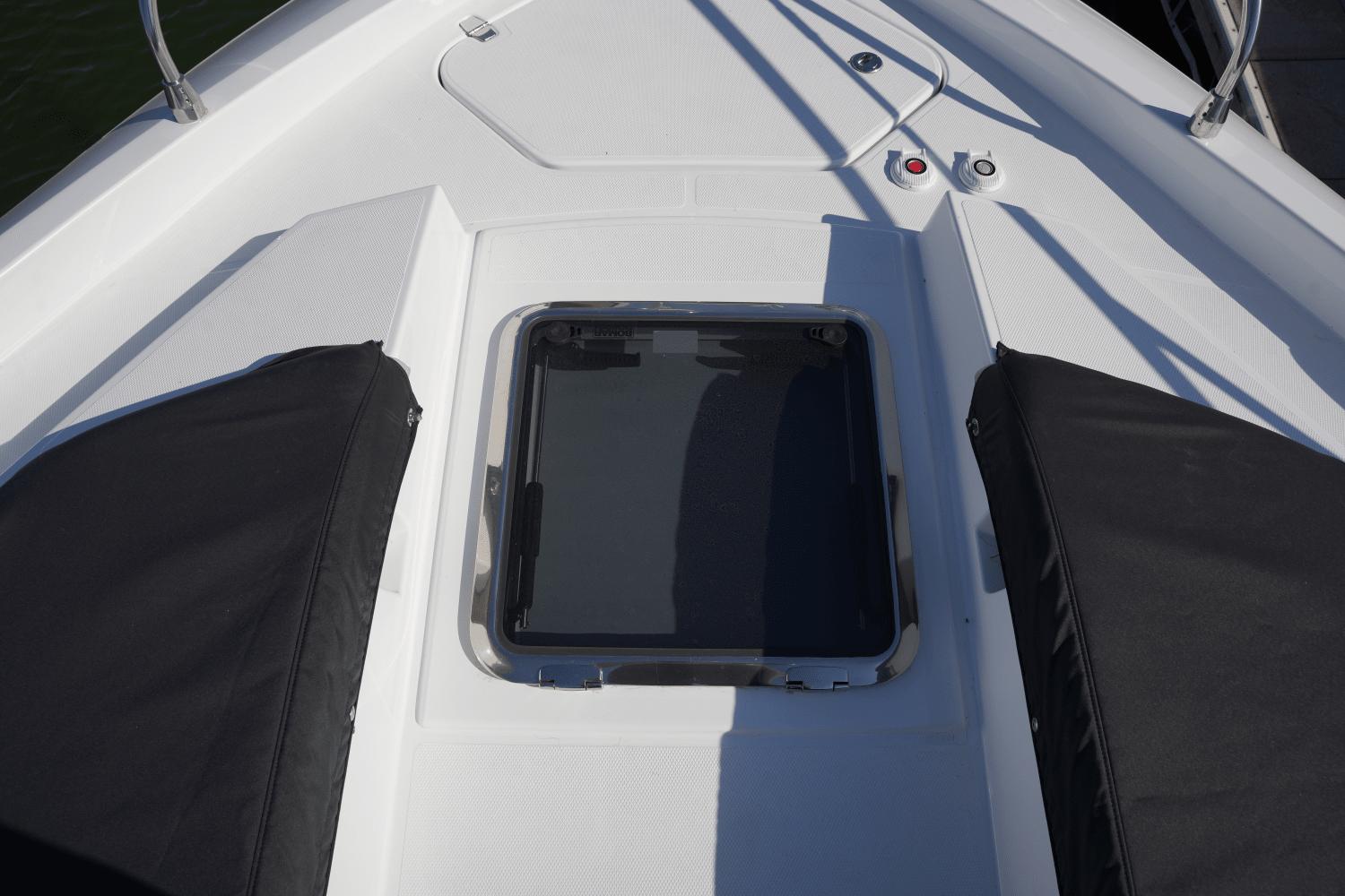 2025-cruisers-yachts-46-cantius-power-9554633-970313970-0-281020241336-34
