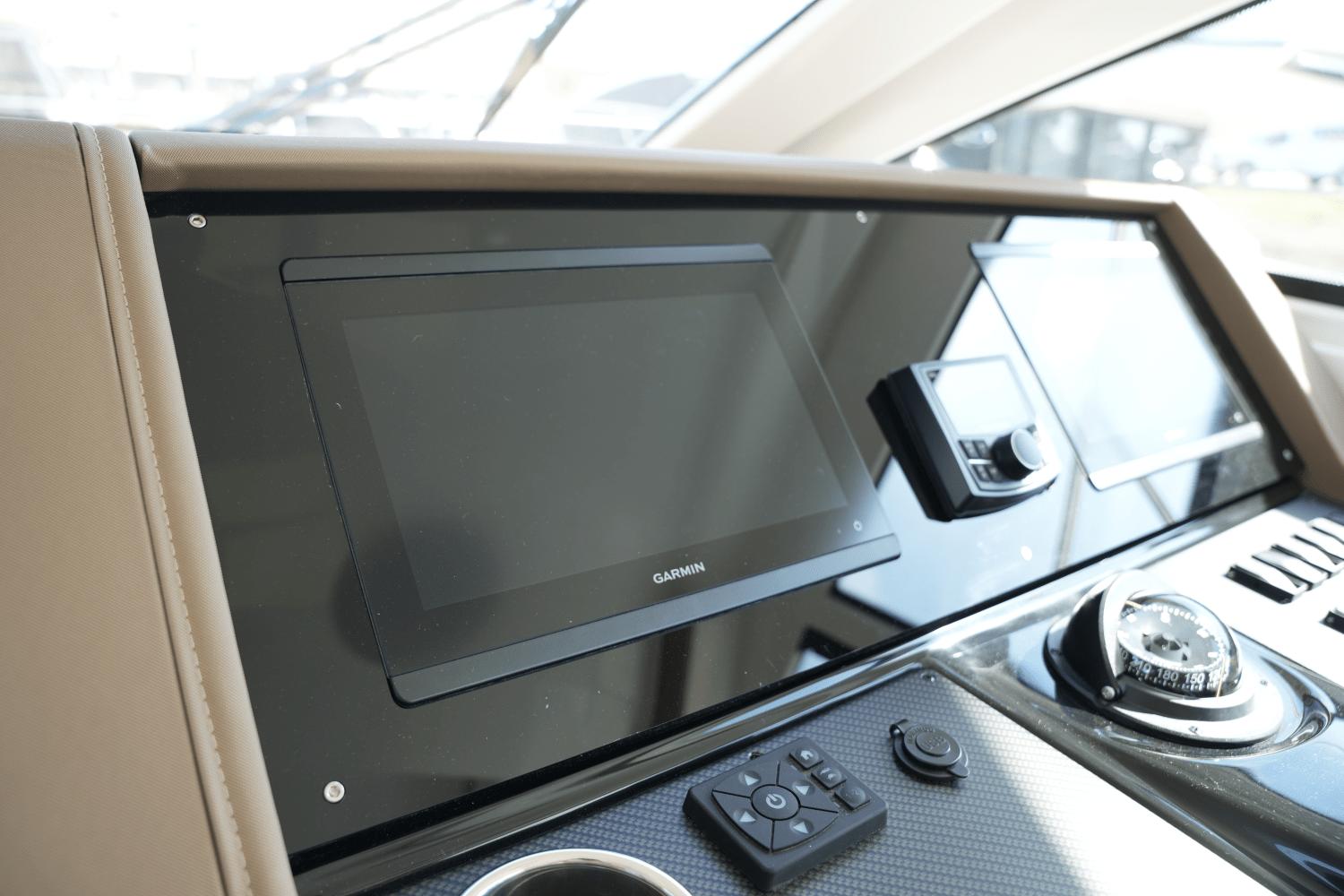 2025-cruisers-yachts-46-cantius-power-9554633-970313976-0-281020241336-5