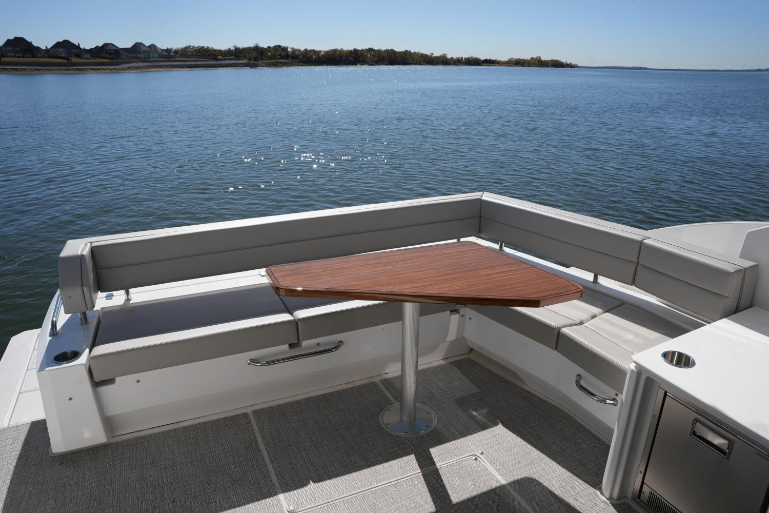 2025-cruisers-yachts-46-cantius-power-9554633-970935864-0-141120241442-0