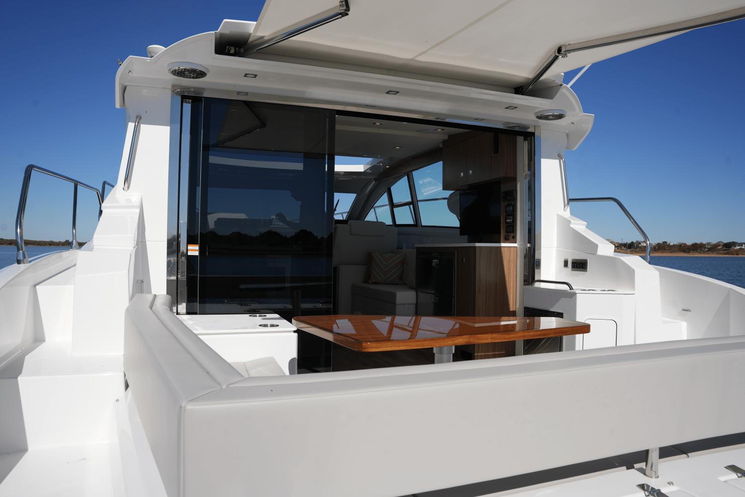 2025-cruisers-yachts-46-cantius-power-9554633-970935871-0-141120241442-5