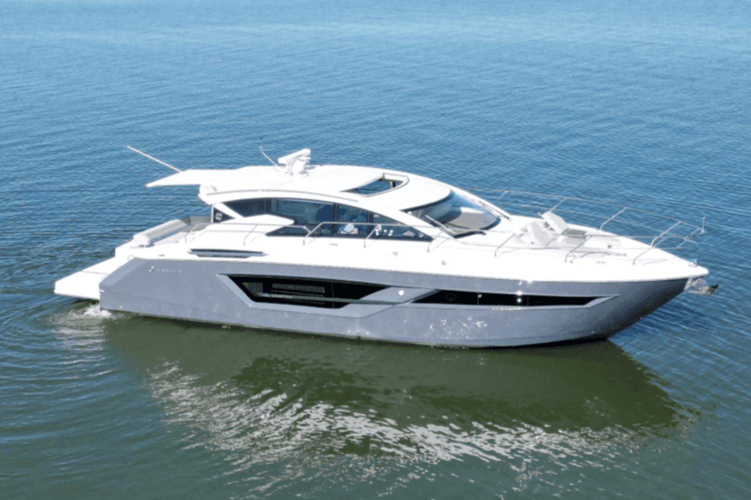 2025-cruisers-yachts-46-cantius-power-9554633-971196542-0-221120241118-4