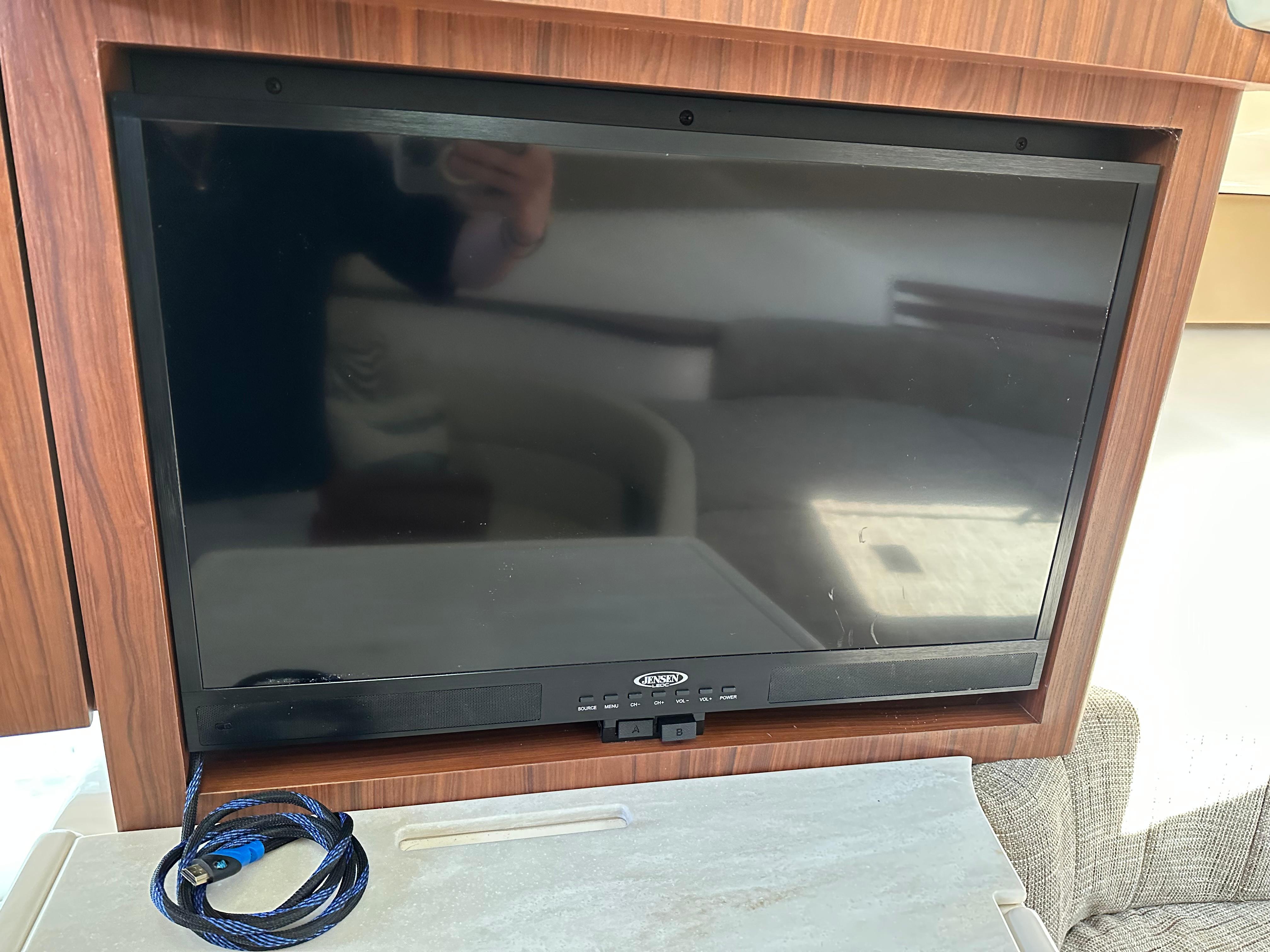 CHUM Yacht Brokers Of Annapolis CHUM Yacht Brokers Of Annapolis