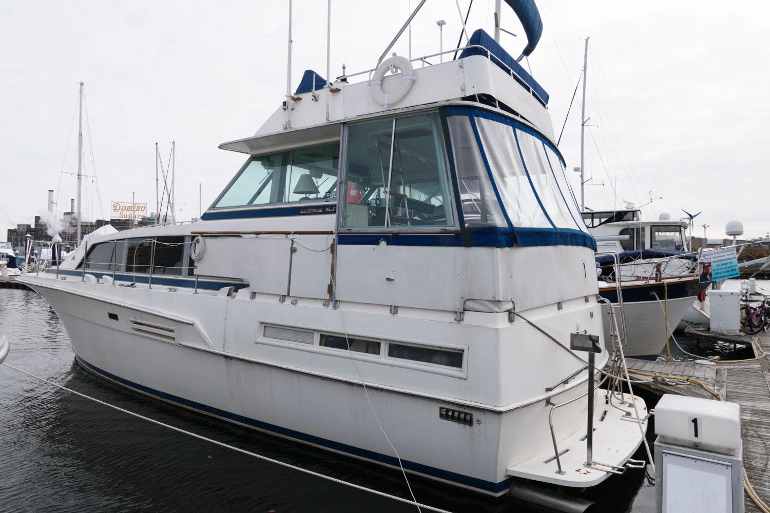 M 7441 RD Knot 10 Yacht Sales