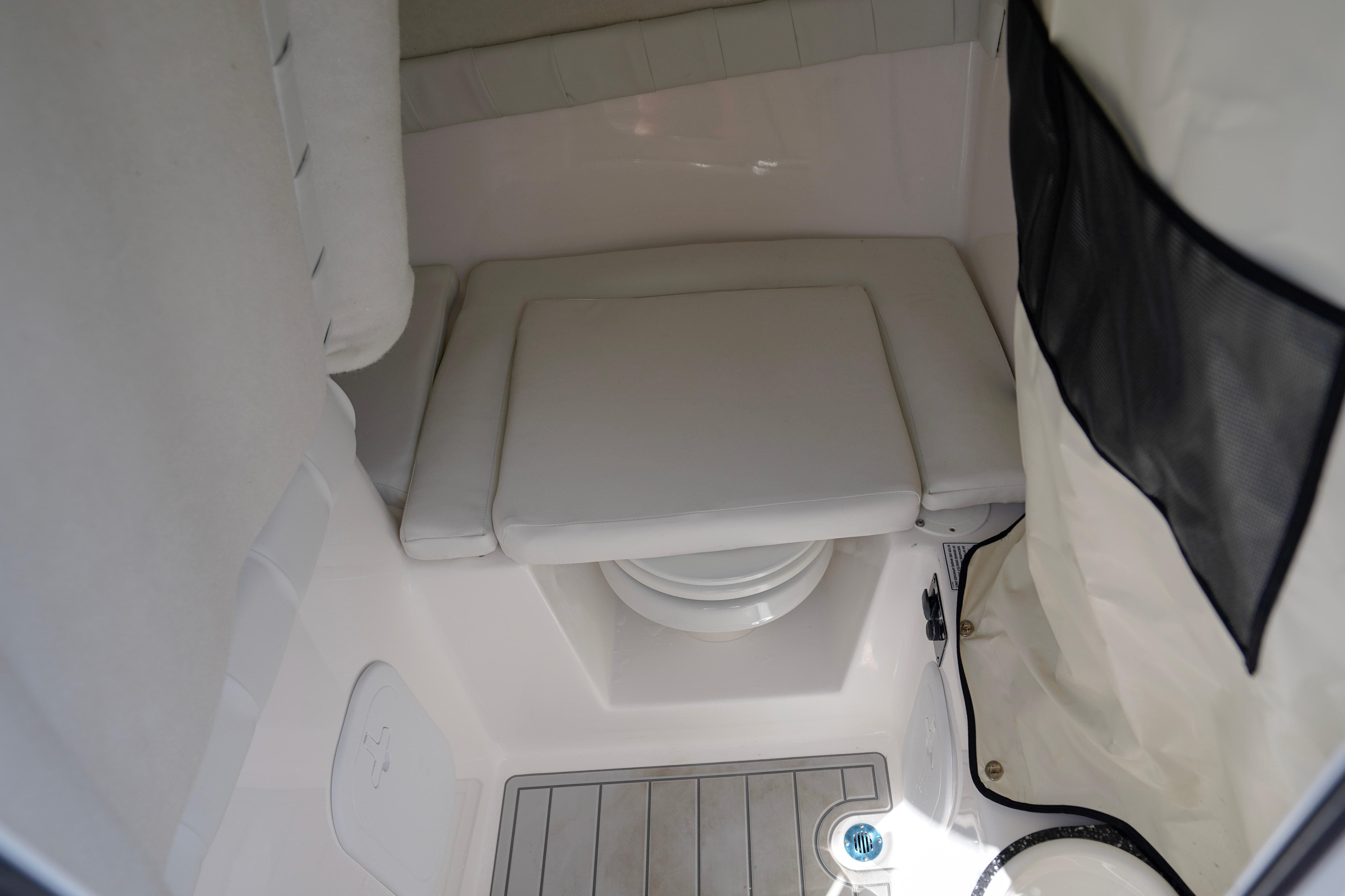 2024-seafox-248-side-console-power-9744643-20250402085846895-1_XLARGE