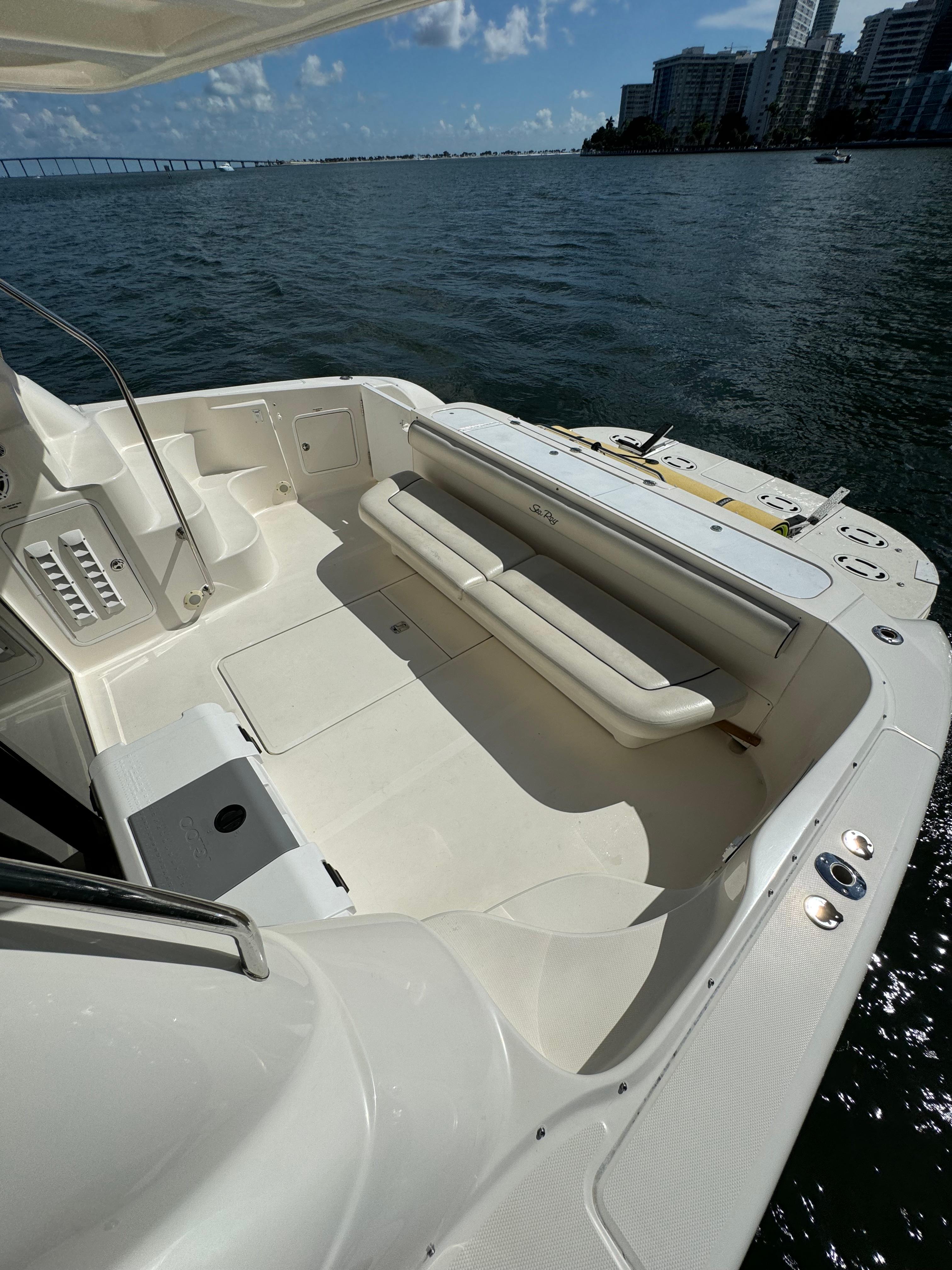 2005-sea-ray-58-sedan-bridge-power-9804645-20250521184903882-1_XLARGE