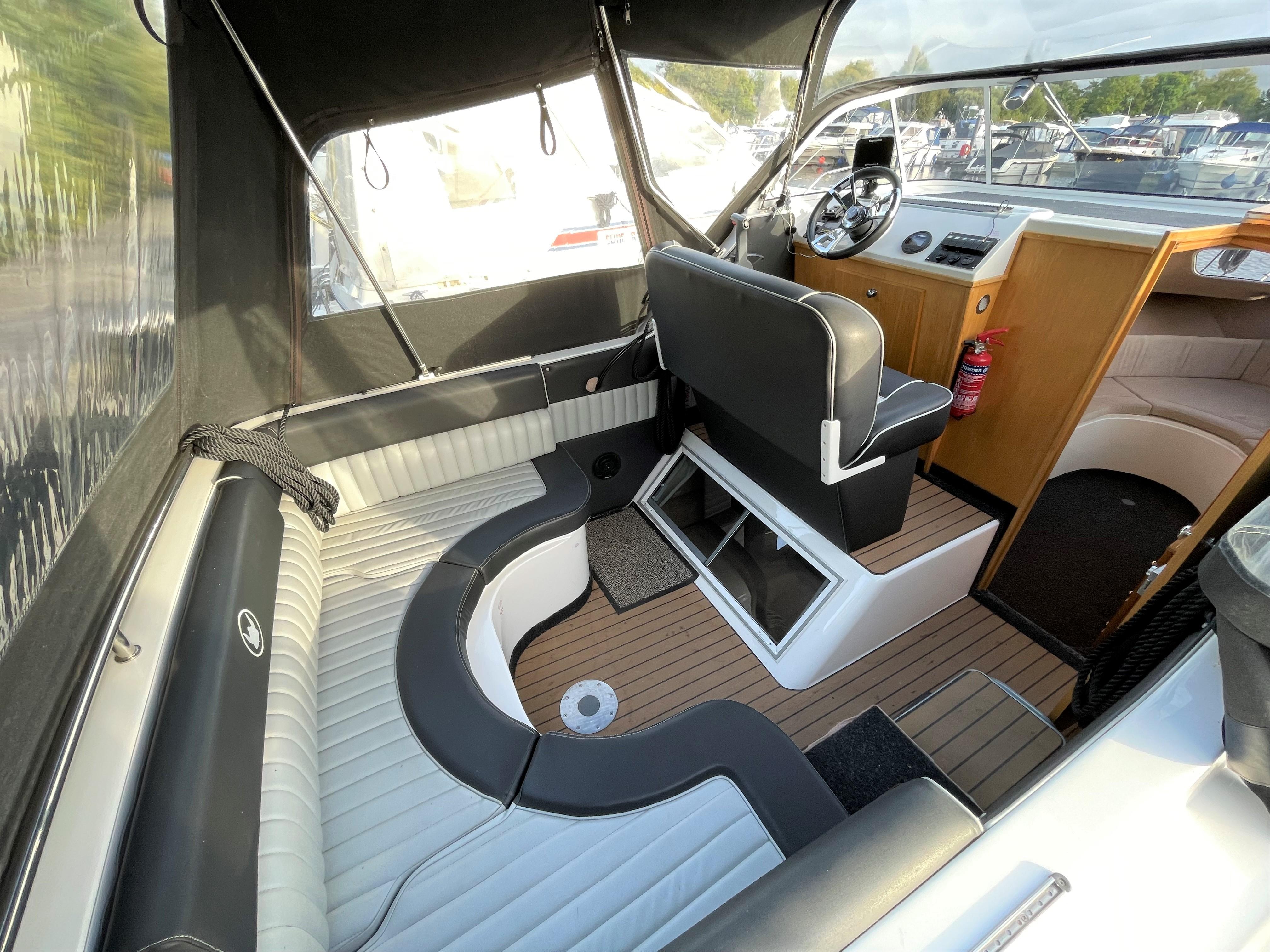 2018 Viking 24 WIDE BEAM