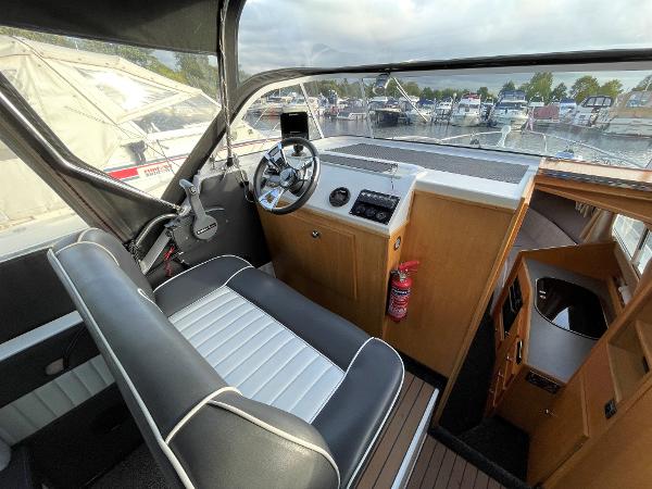2018 Viking 24 WIDE BEAM