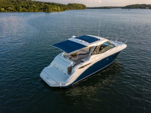 2022 Sea Ray boat for sale, model of the boat is Sundancer 320 & Image # 10 of 33