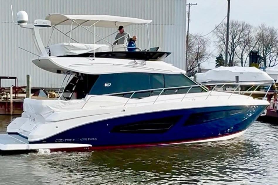 2024 Regal 42 Fly