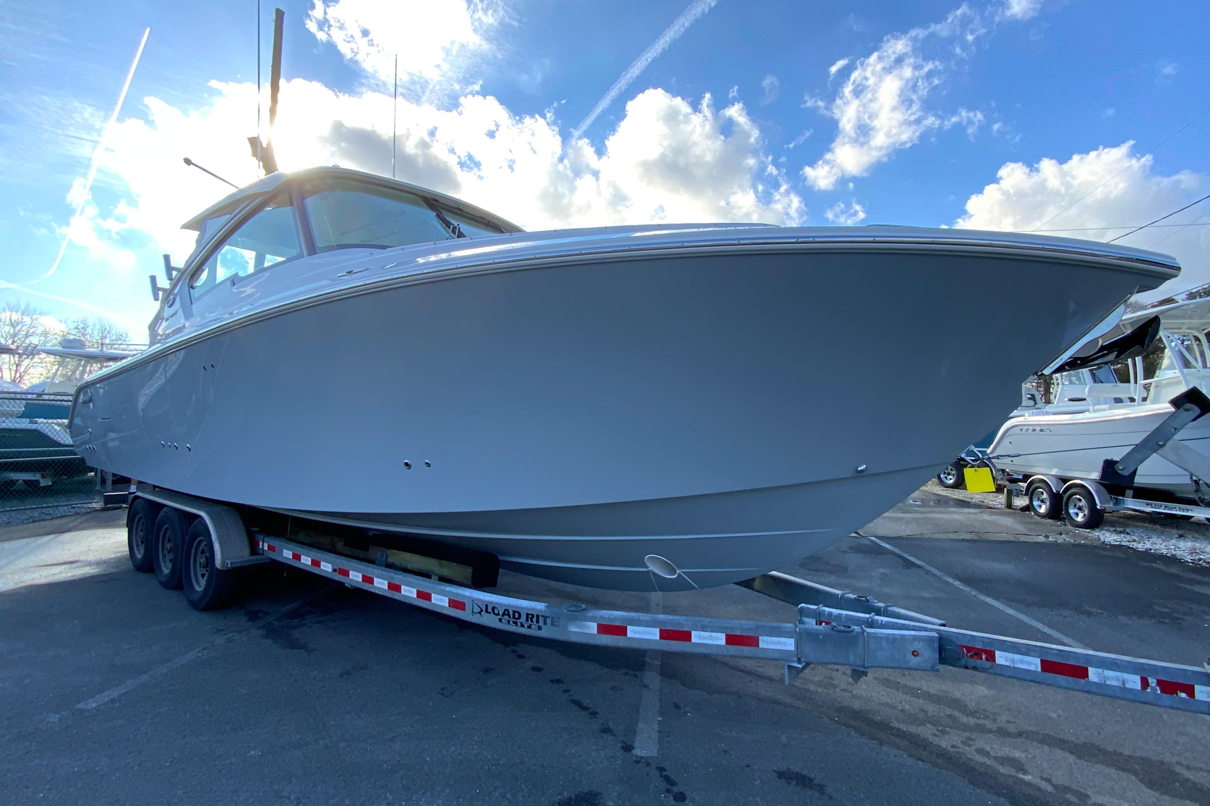 2026 Pursuit DC 326 Dual Console-3