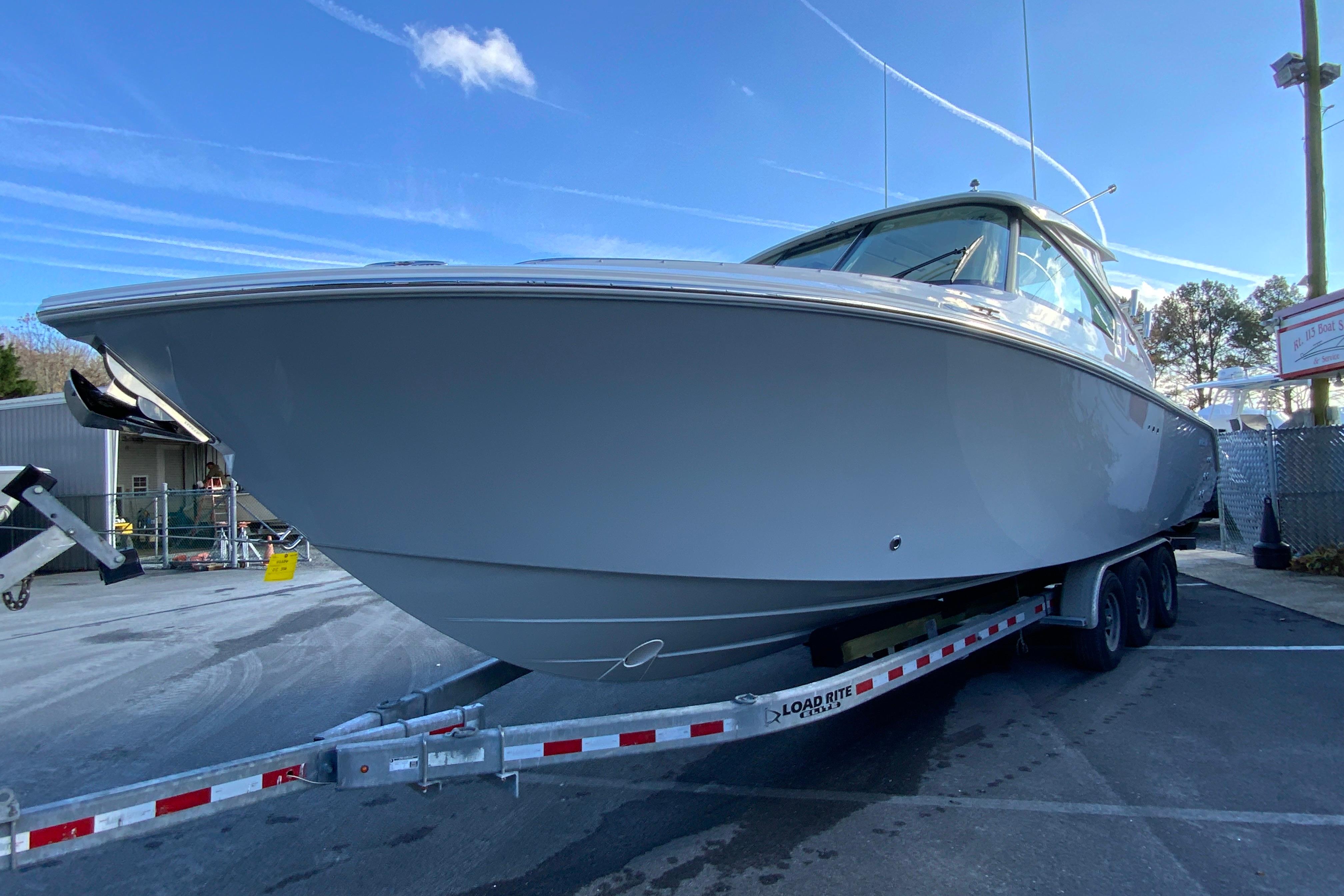 2026 Pursuit DC 326 Dual Console-5