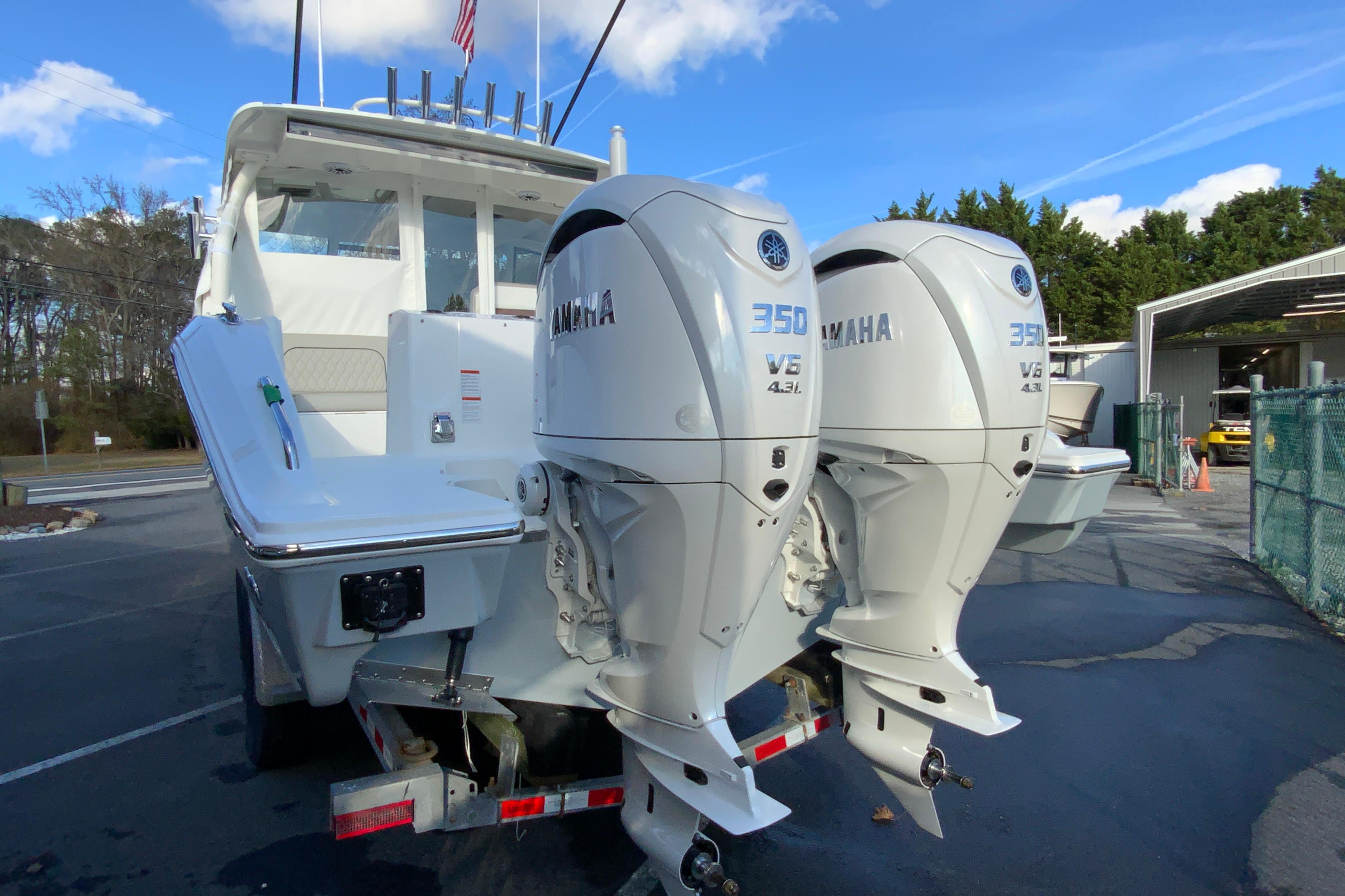 2026 Pursuit DC 326 Dual Console-8