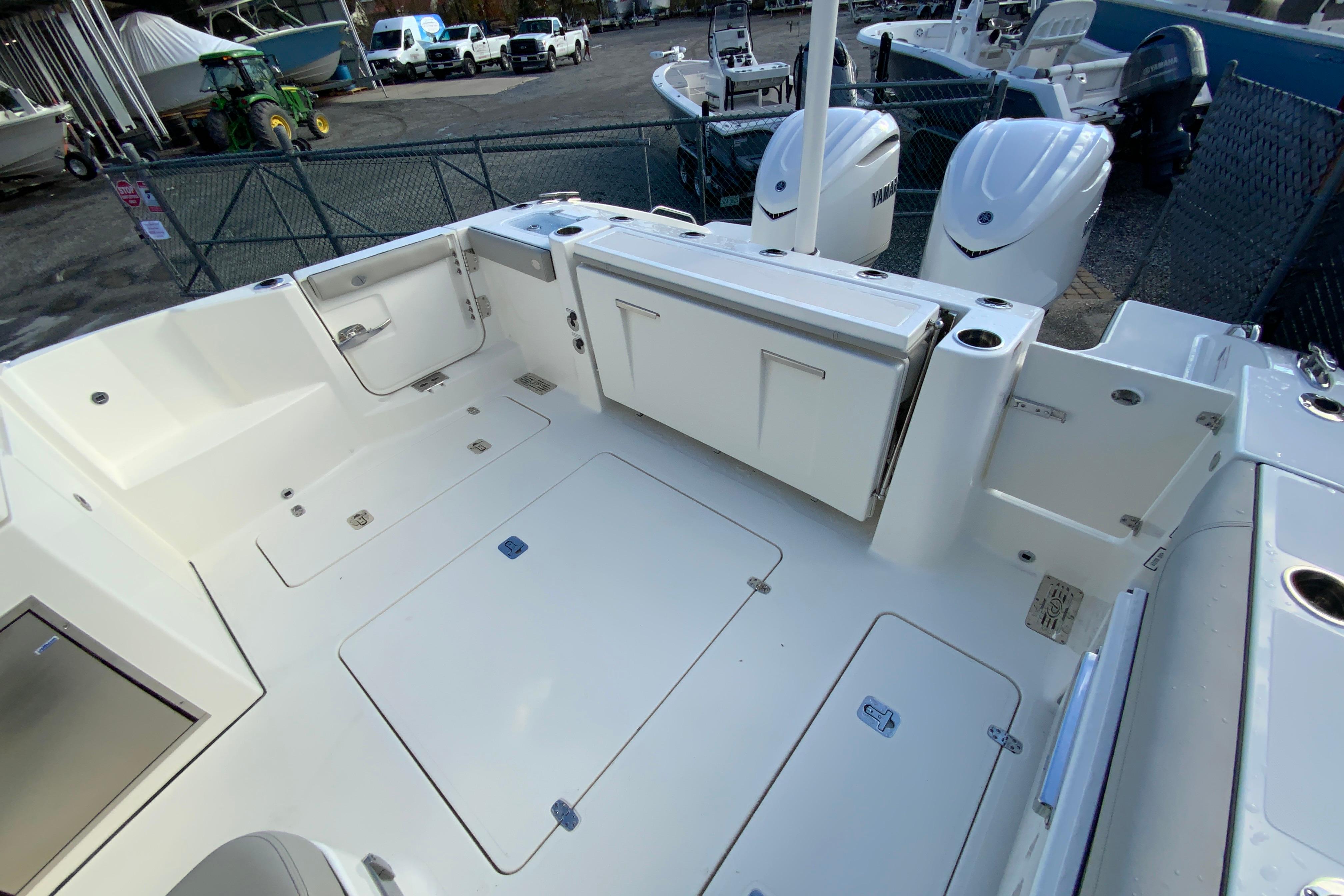 2026 Pursuit DC 326 Dual Console-14