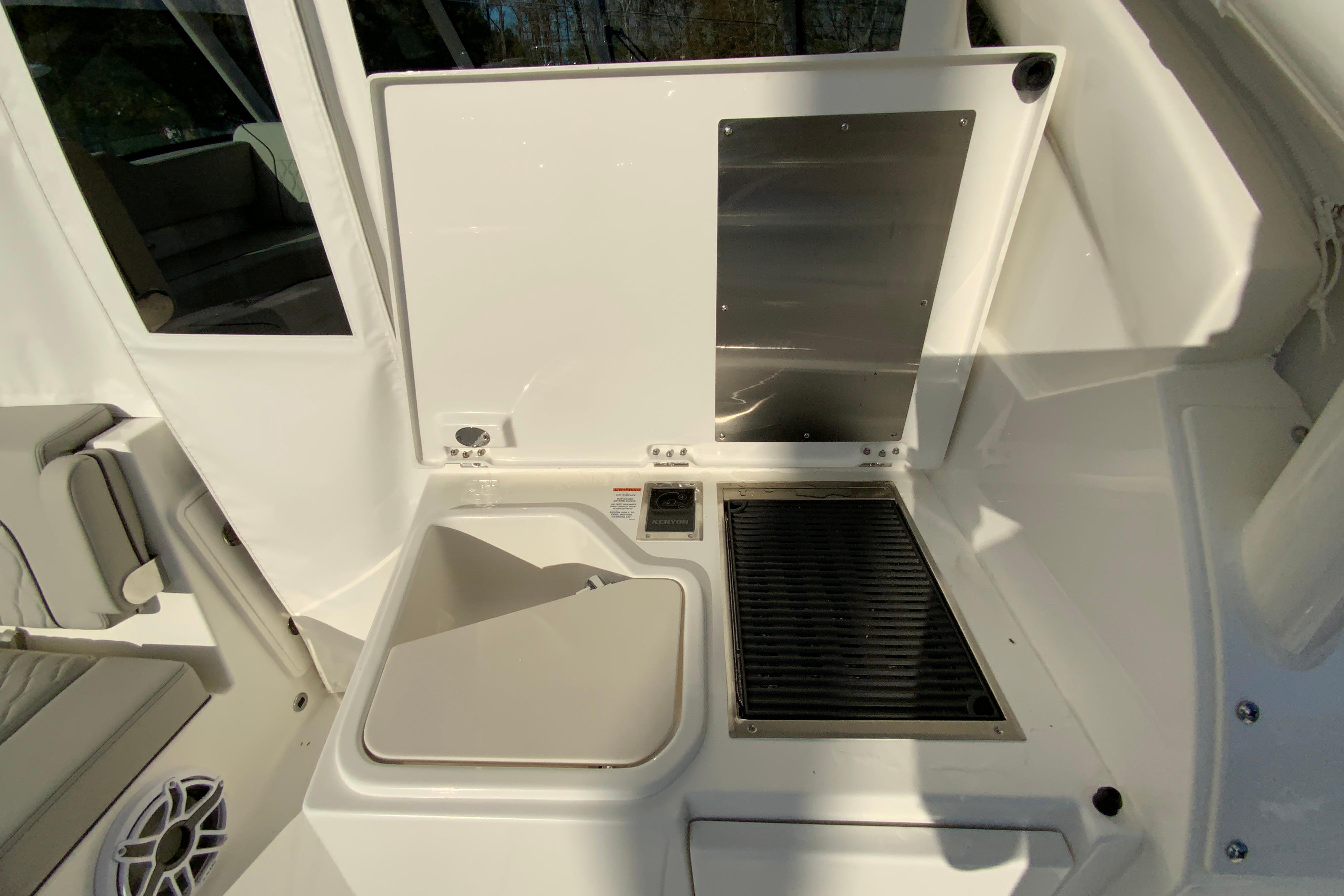 2026 Pursuit DC 326 Dual Console-19