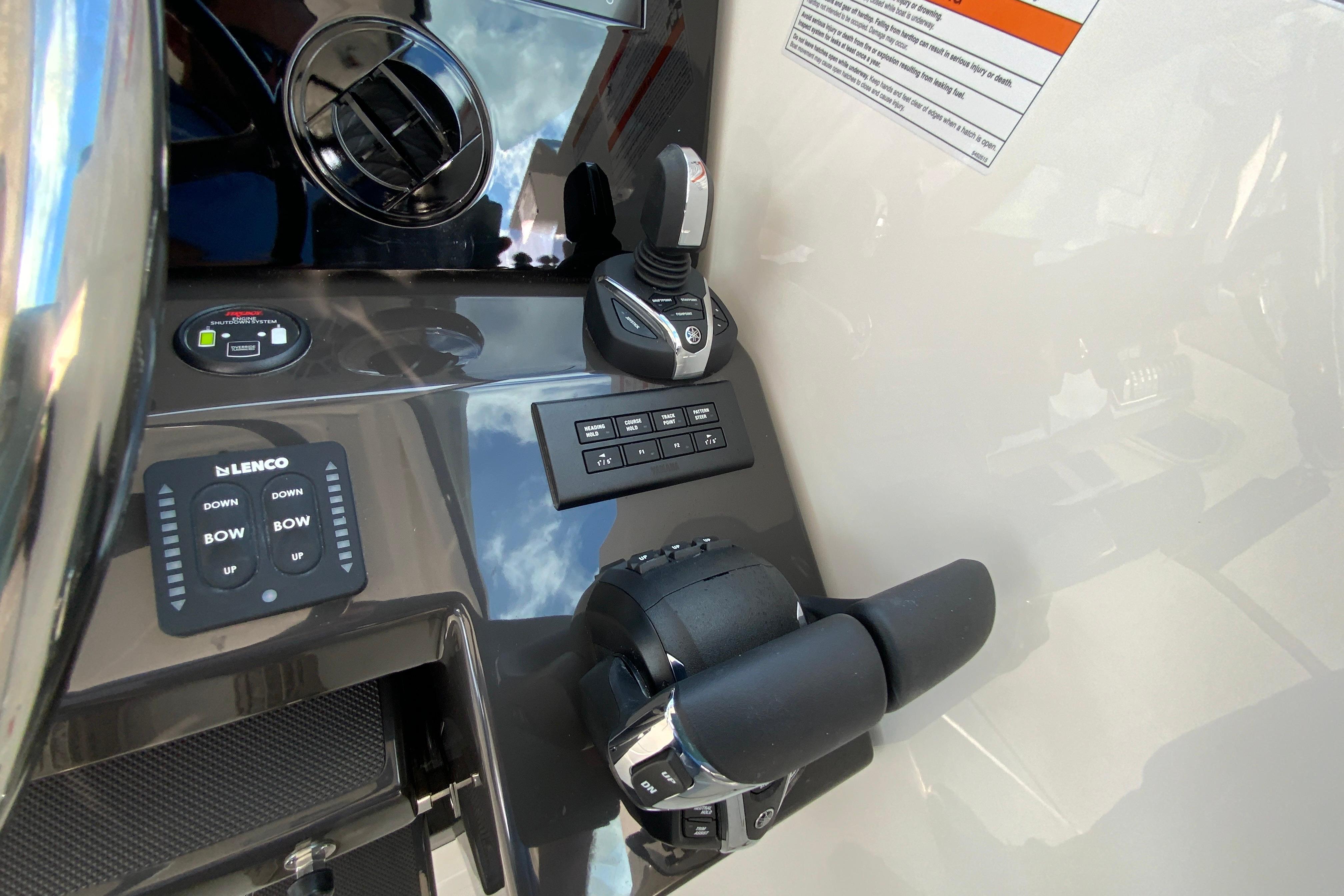 2026 Pursuit DC 326 Dual Console-22