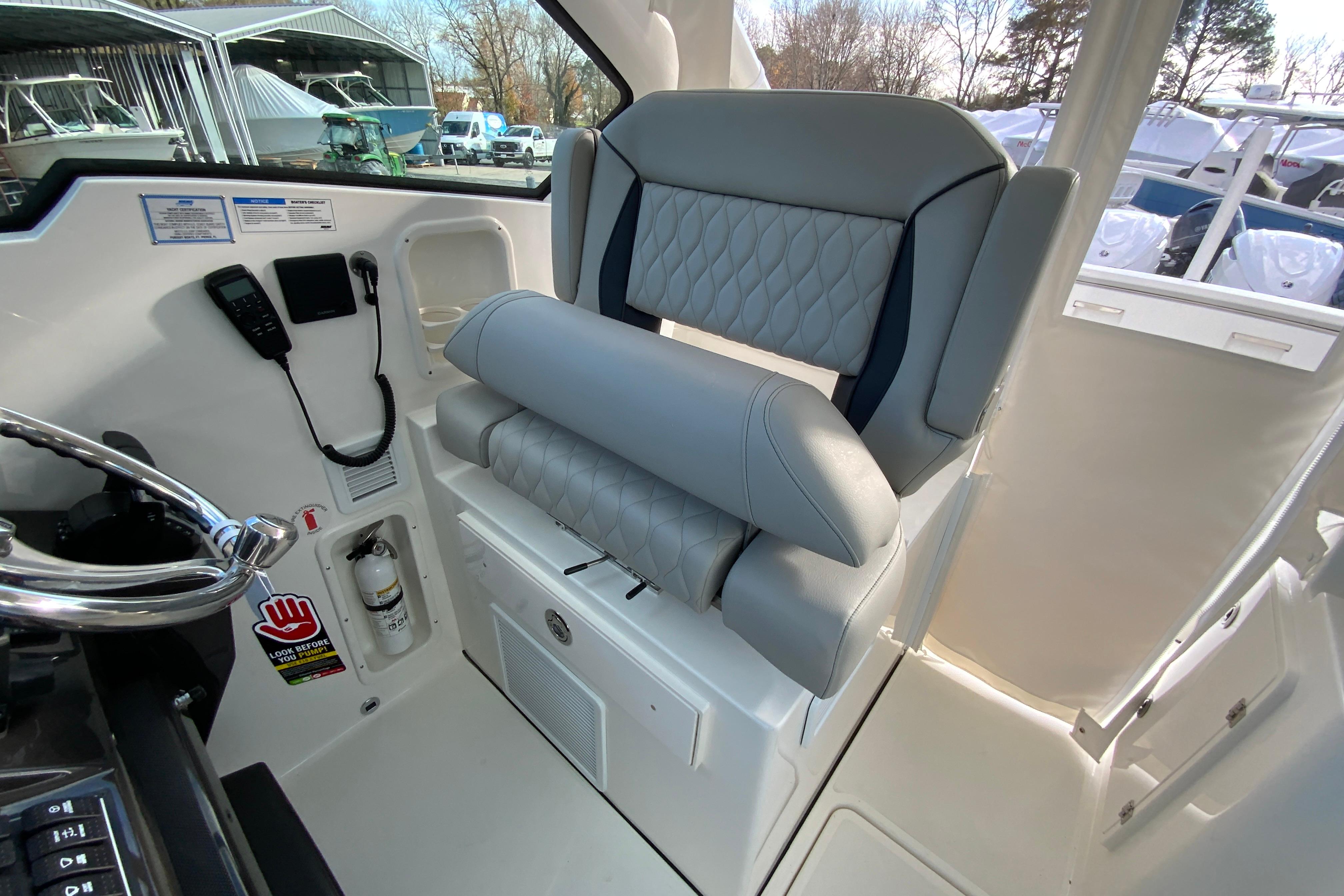 2026 Pursuit DC 326 Dual Console-24