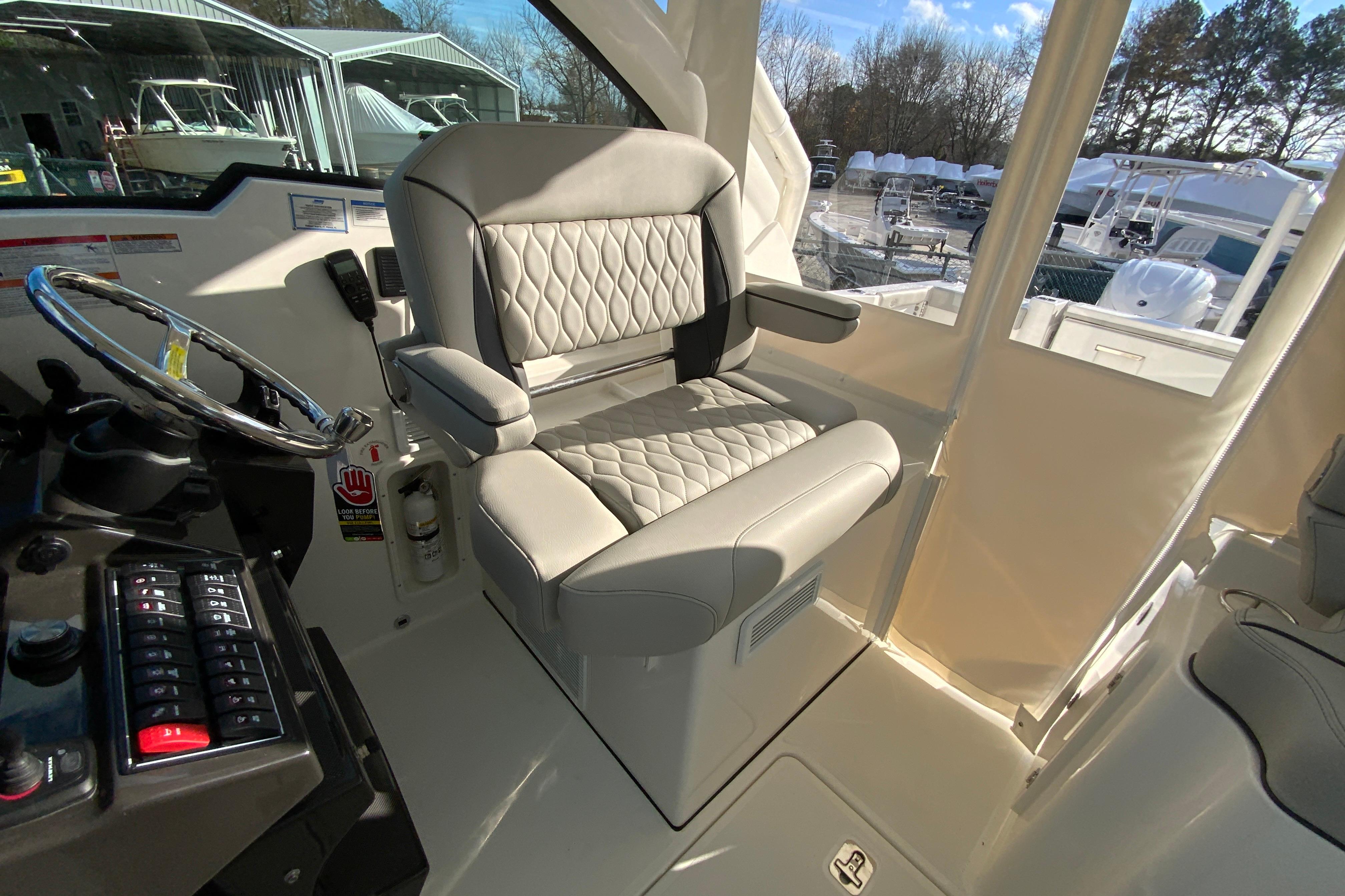 2026 Pursuit DC 326 Dual Console-26