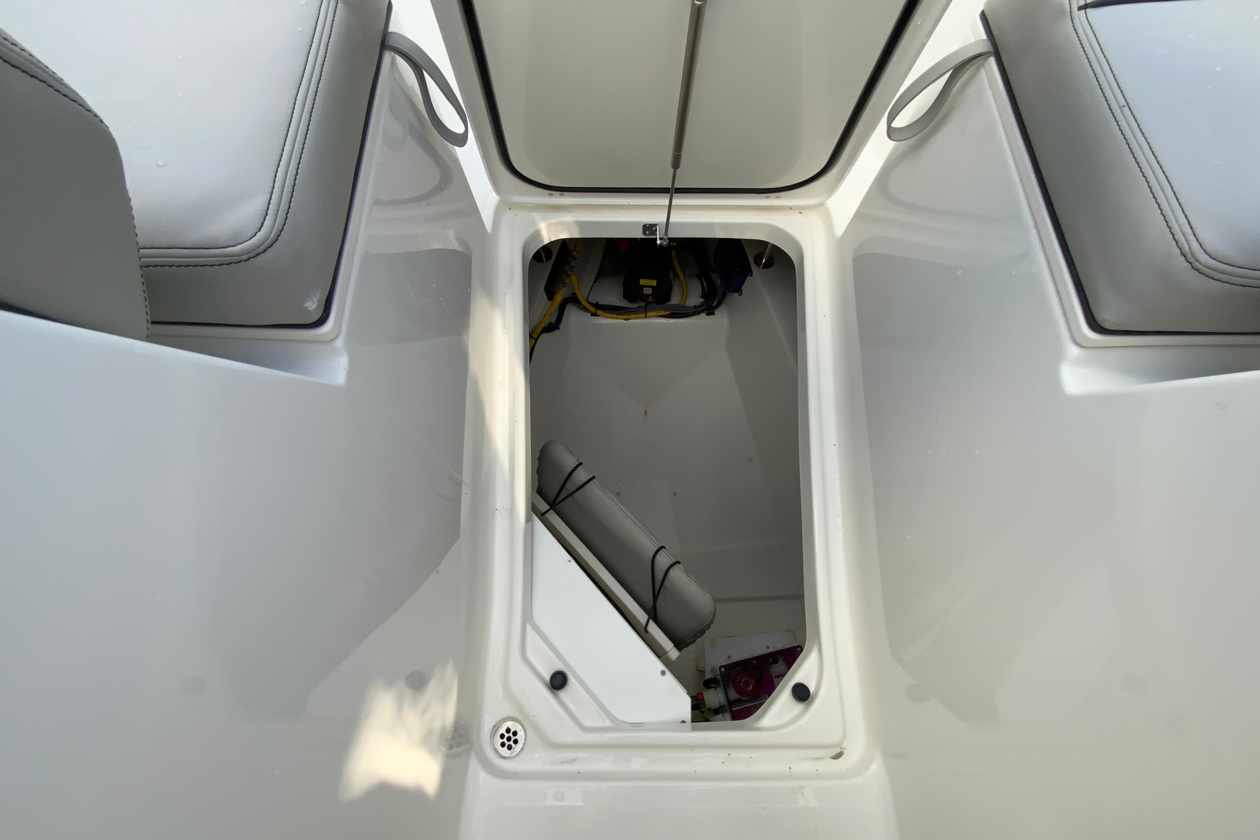 2026 Pursuit DC 326 Dual Console-39