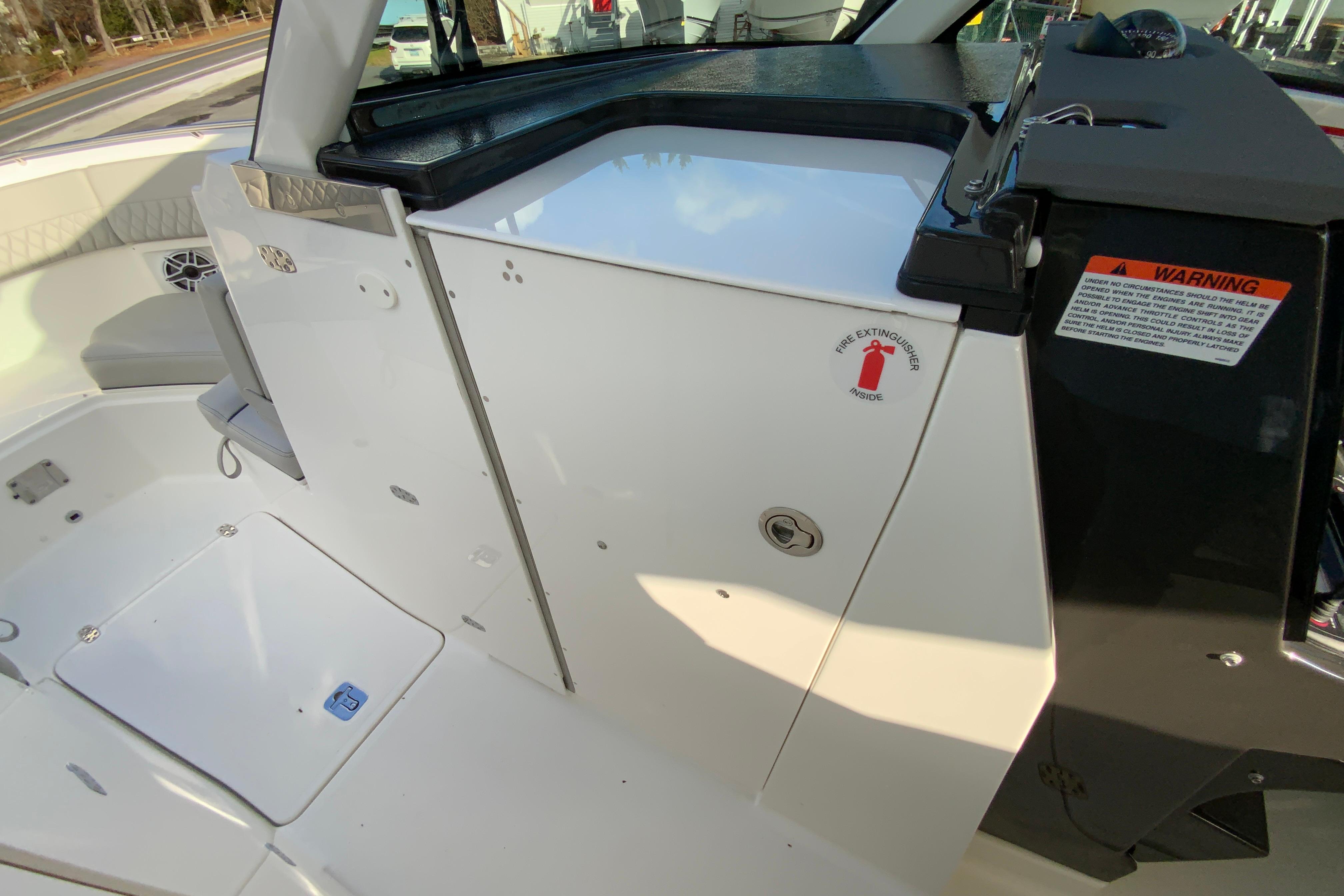 2026 Pursuit DC 326 Dual Console-48