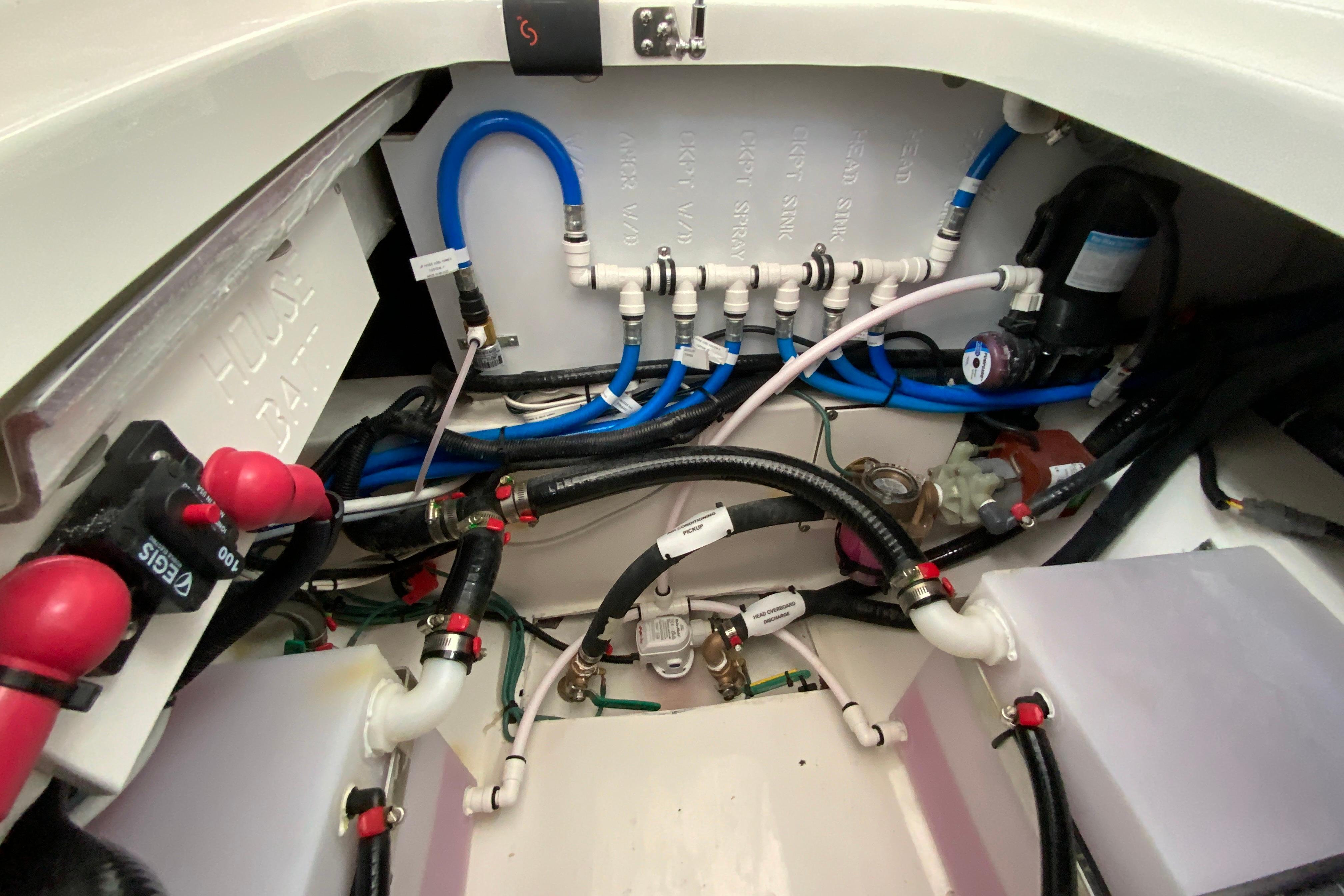 2026 Pursuit DC 326 Dual Console-53