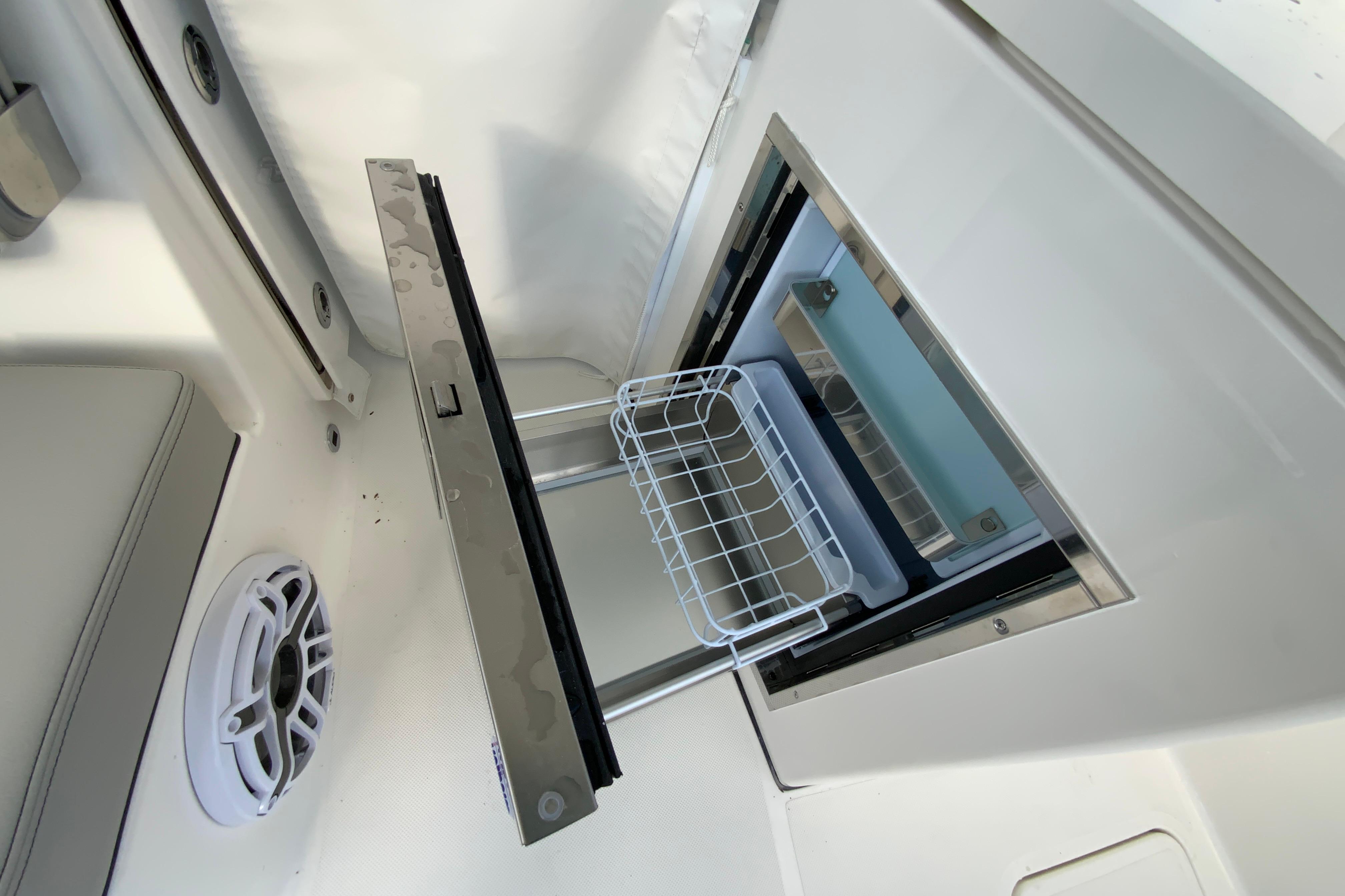 2026 Pursuit DC 326 Dual Console-64