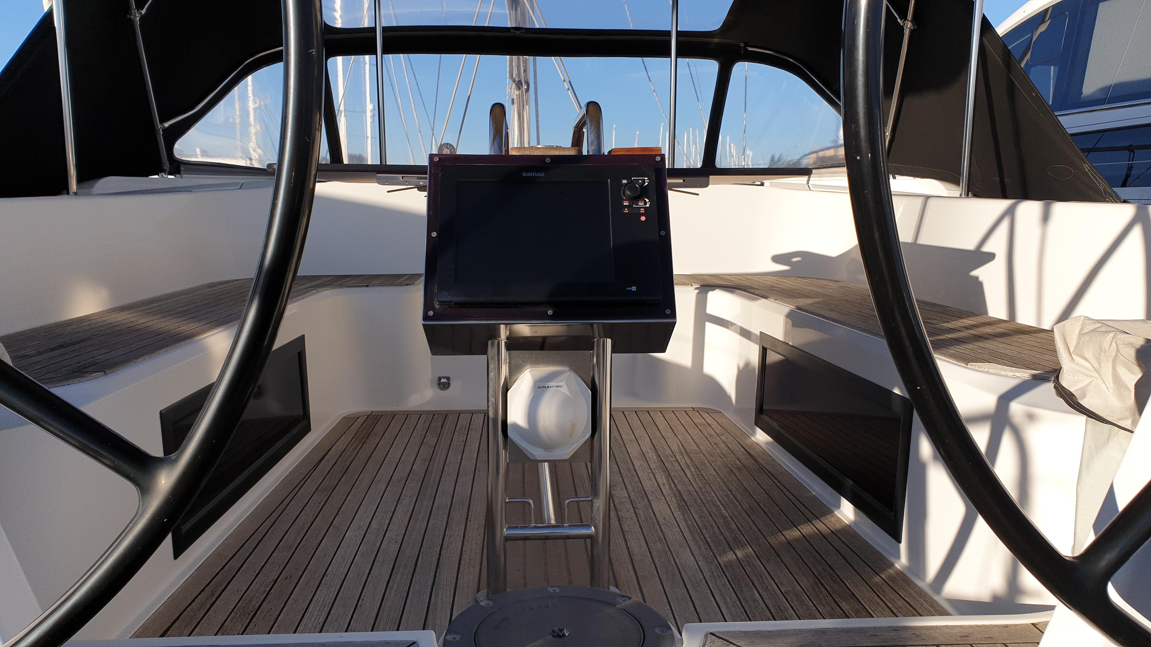 Hanse 545  Network Yacht Brokers Antibes