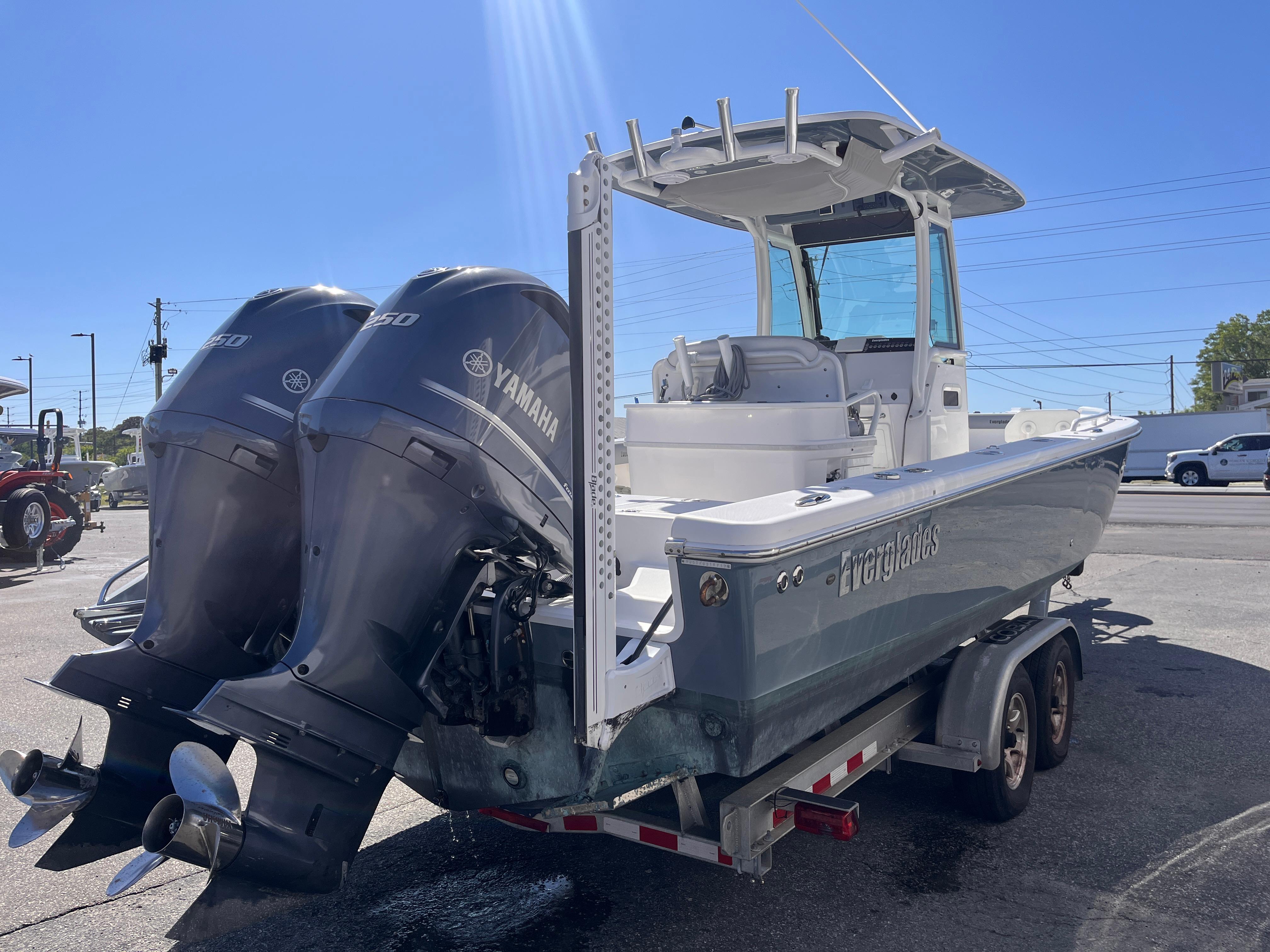 2017-everglades-273-center-console-power-9774607-20250428130845777-1_XLARGE