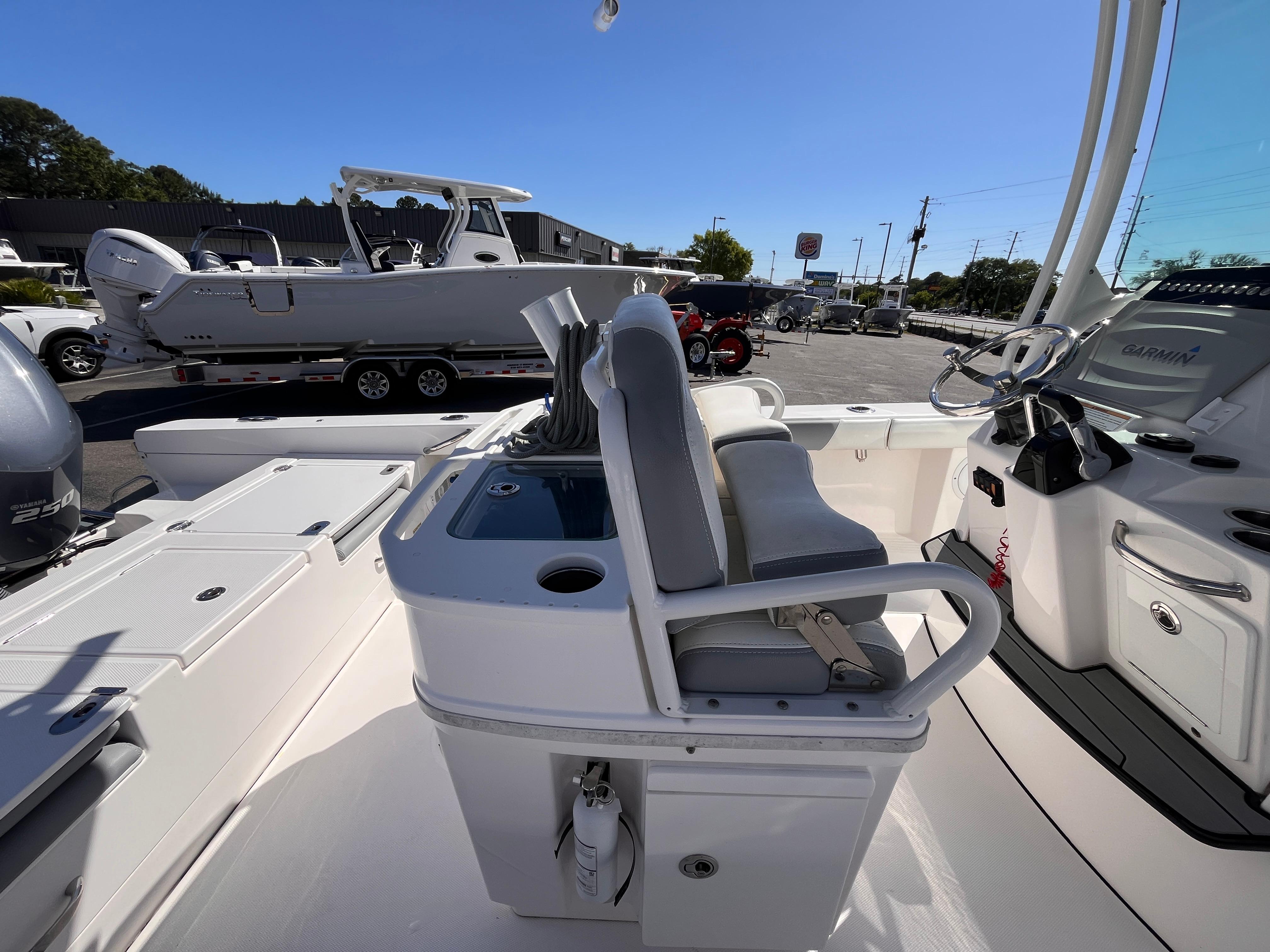 2017-everglades-273-center-console-power-9774607-20250428130857083-1_XLARGE