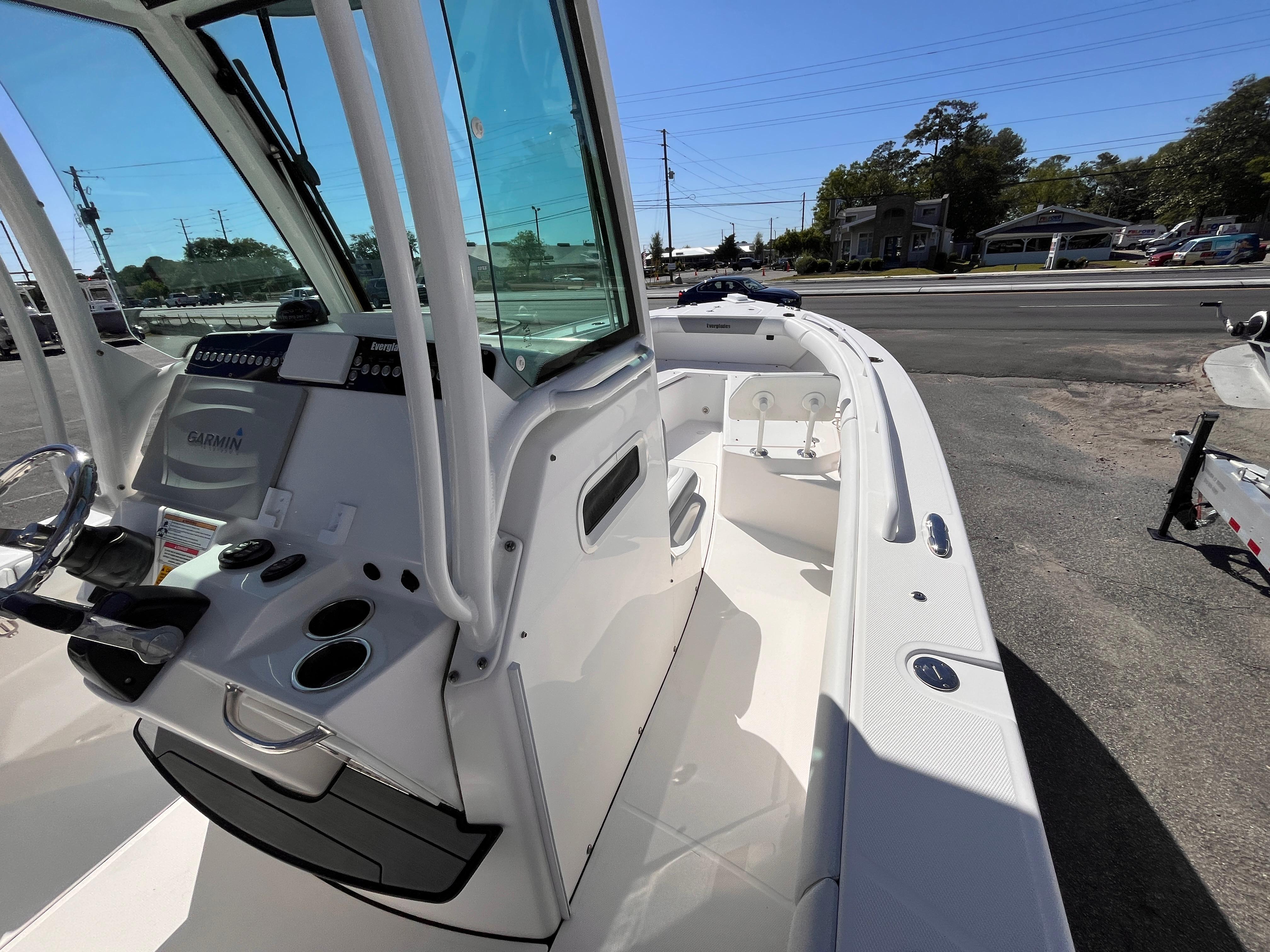 2017-everglades-273-center-console-power-9774607-20250428130909094-1_XLARGE