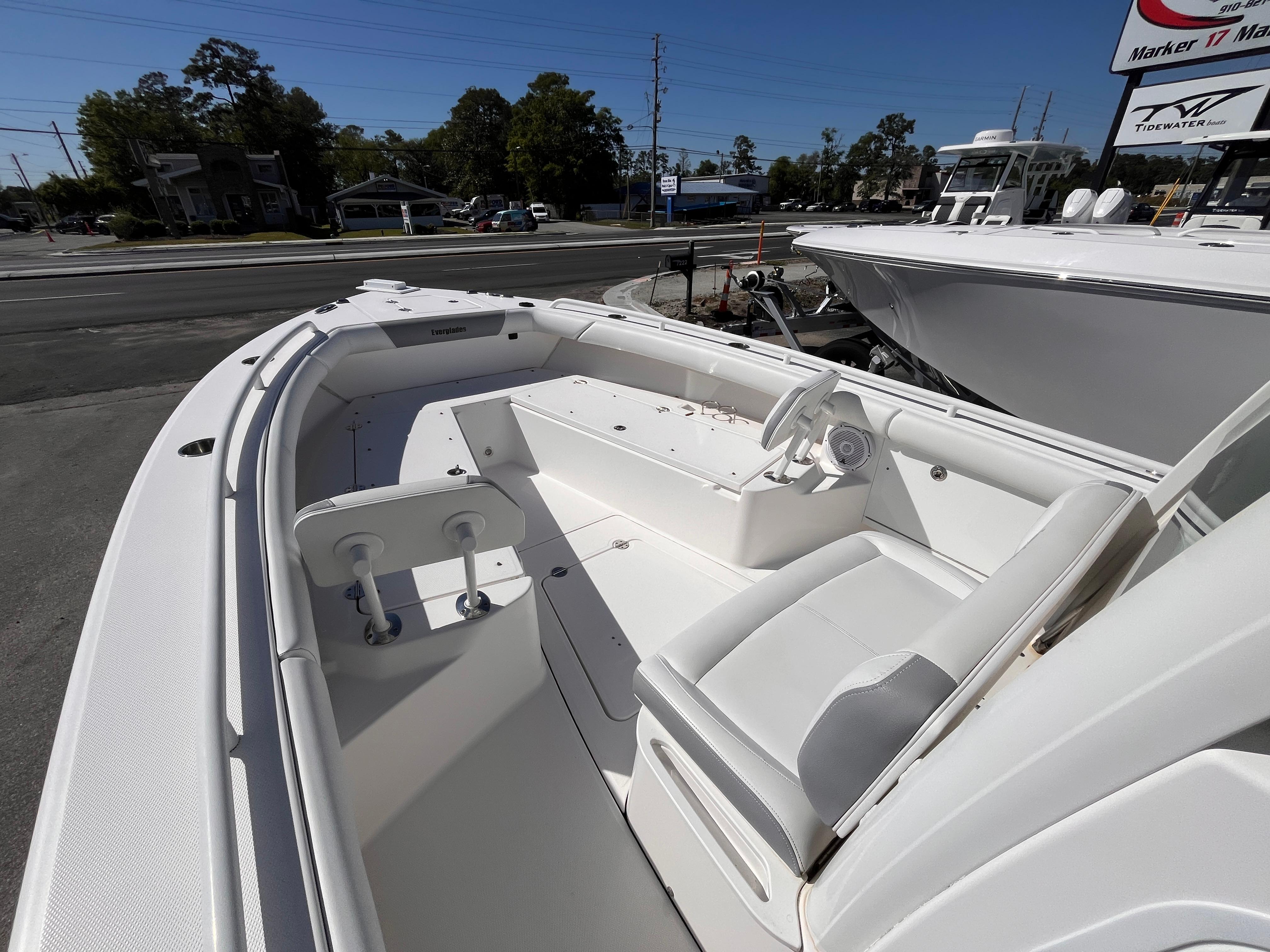 2017-everglades-273-center-console-power-9774607-20250428131157536-1_XLARGE