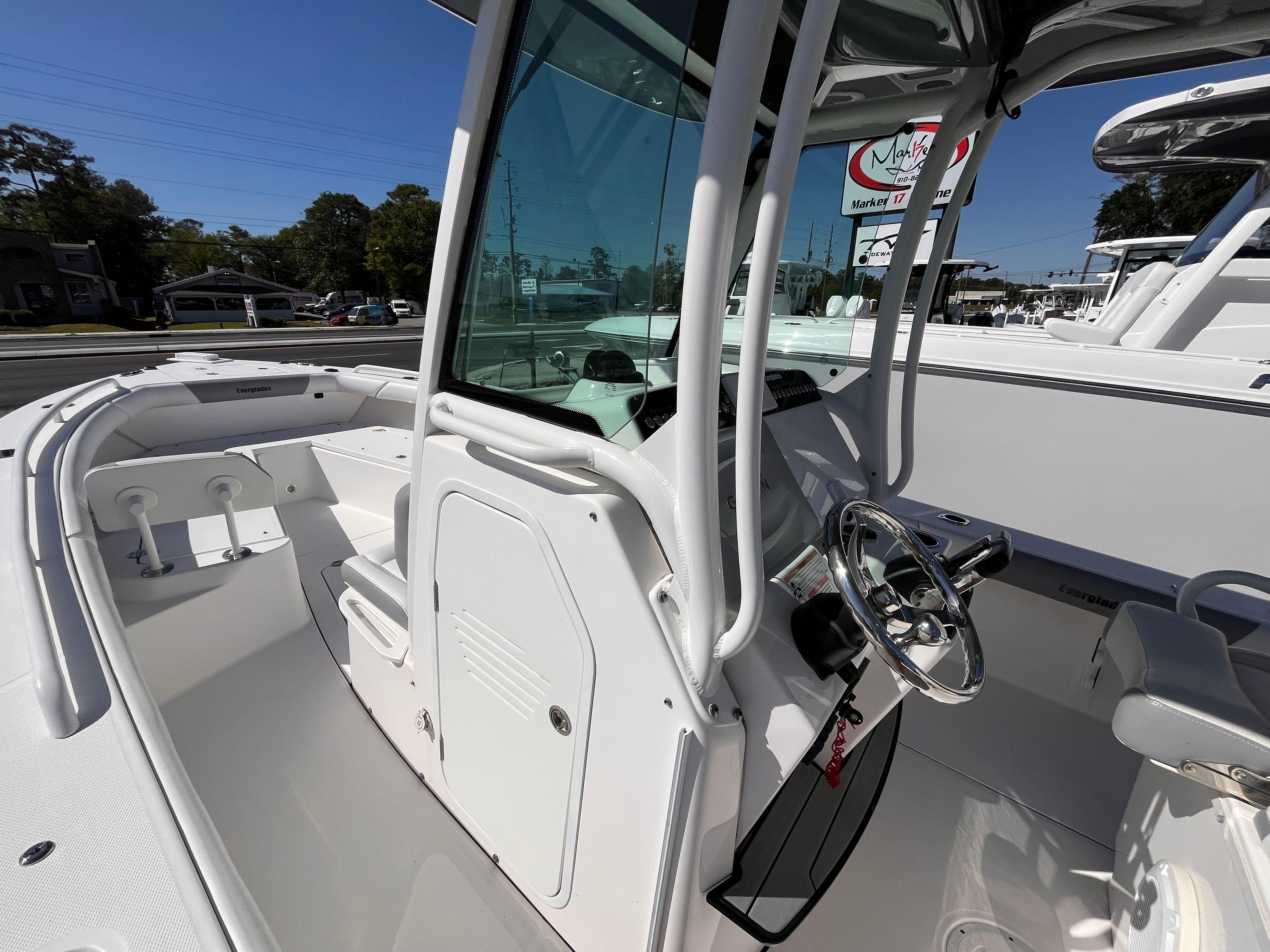 2017-everglades-273-center-console-power-9774607-20250428131358665-1_XLARGE