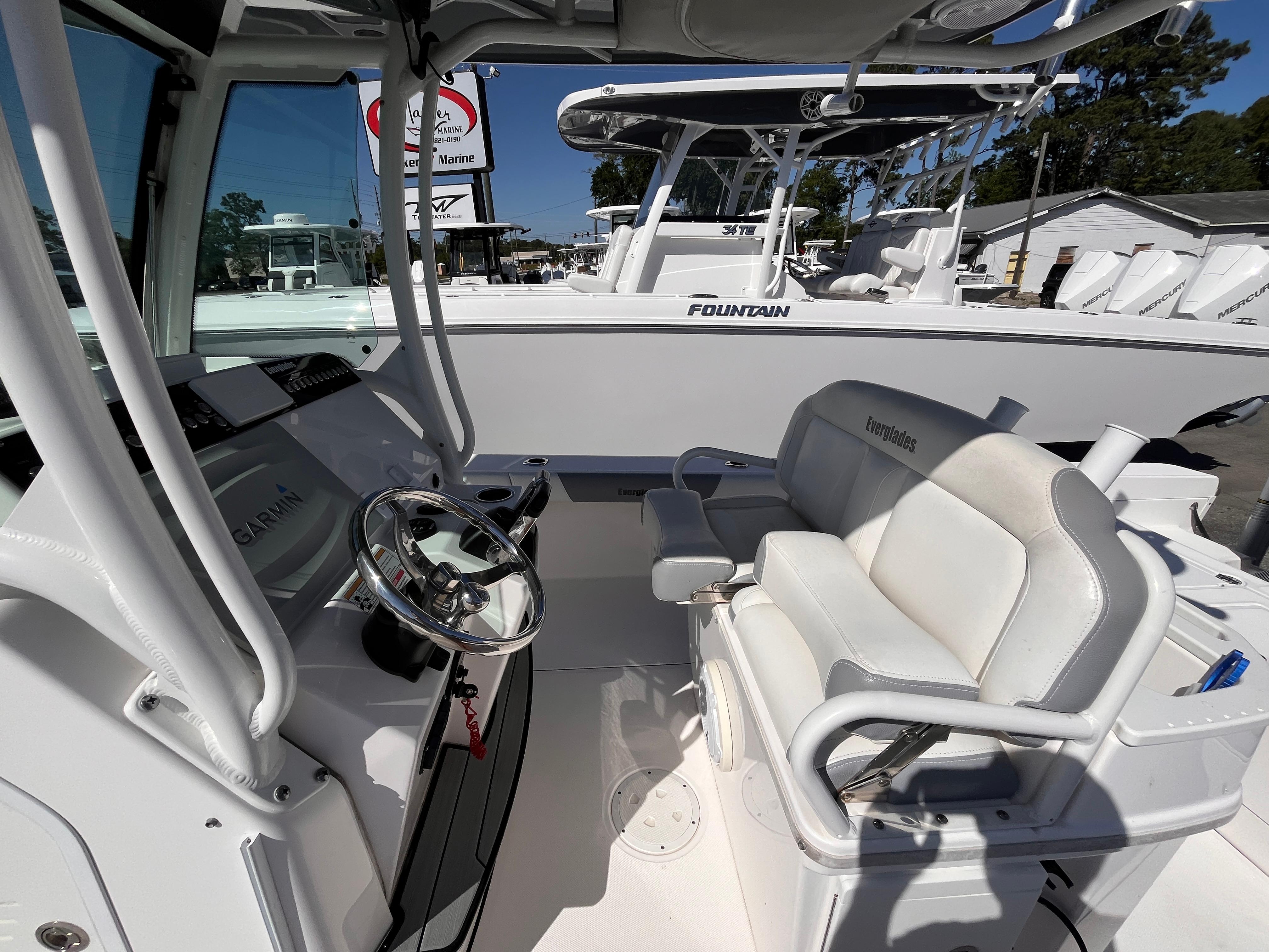 2017-everglades-273-center-console-power-9774607-20250428131457509-1_XLARGE