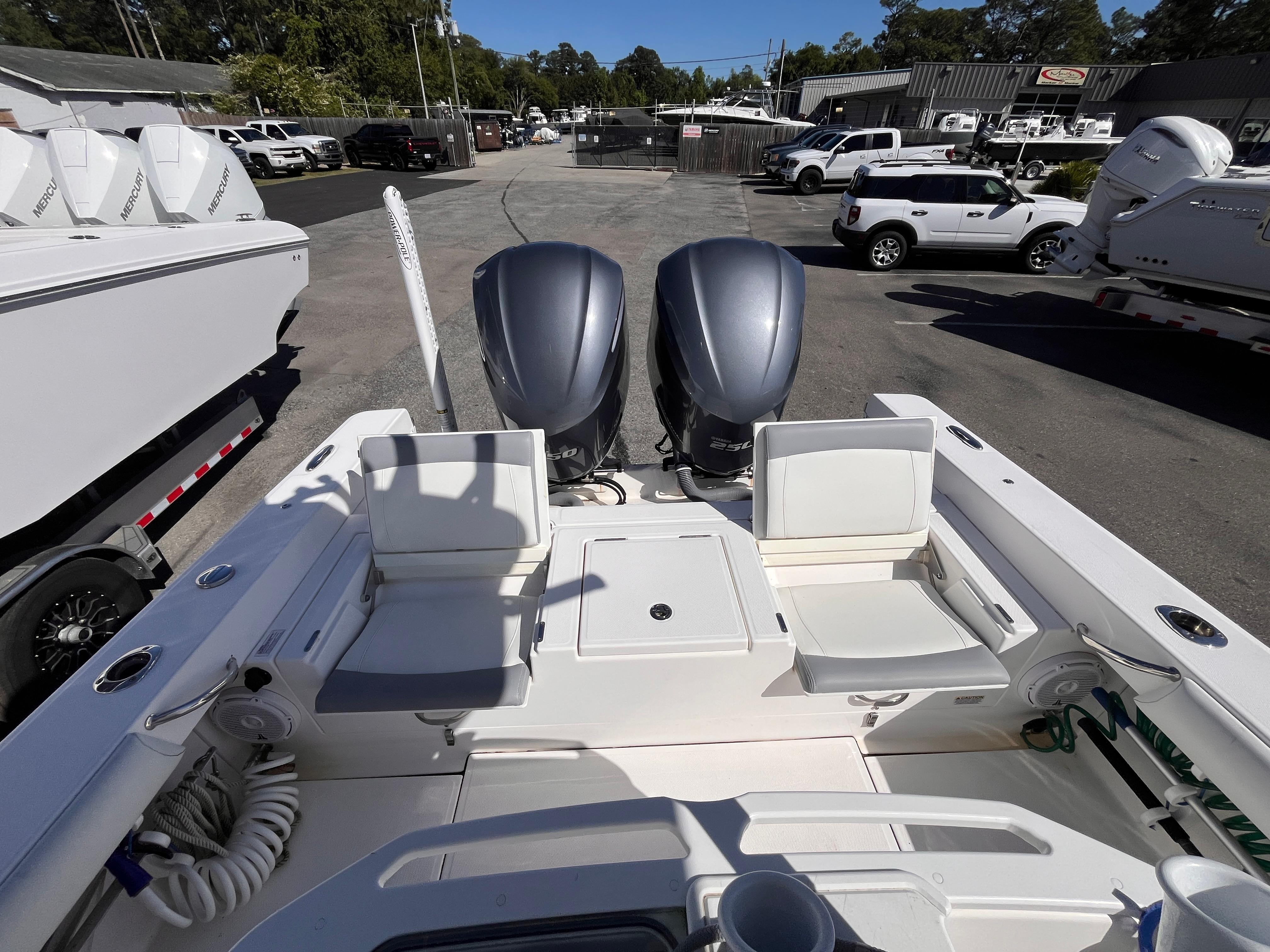 2017-everglades-273-center-console-power-9774607-20250428131557834-1_XLARGE