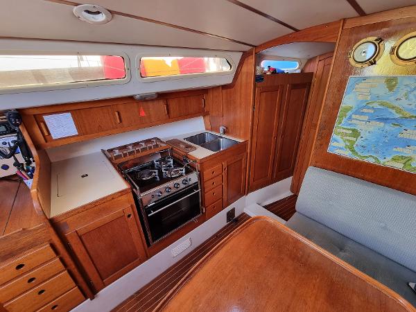35' Maxi, Listing Number 100917145, Image No. 6