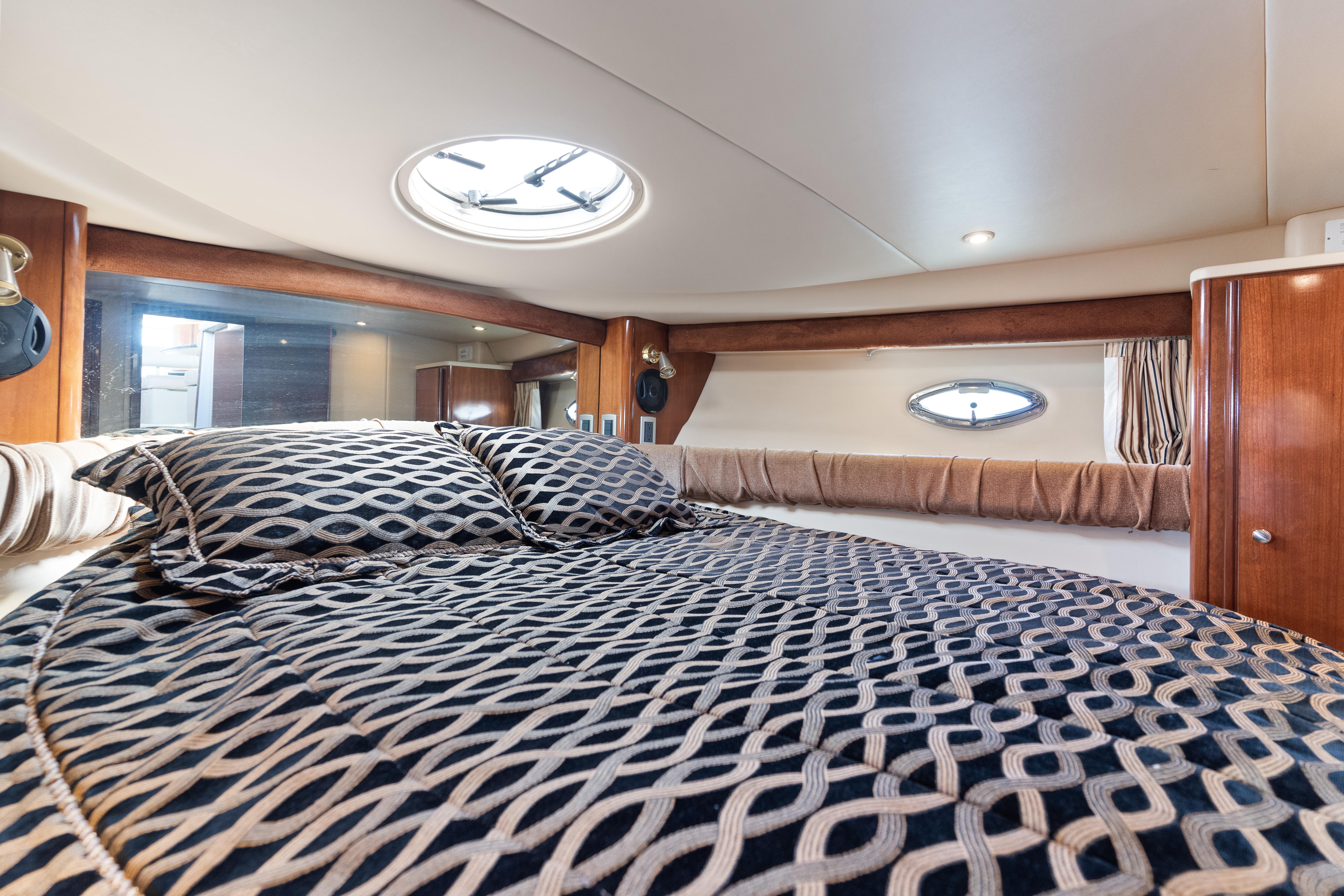 Nalani Yacht Photos Pics Owner Stateroom