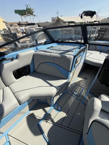 2025 Centurion Fe25 boat interior with modern seating and sleek design.