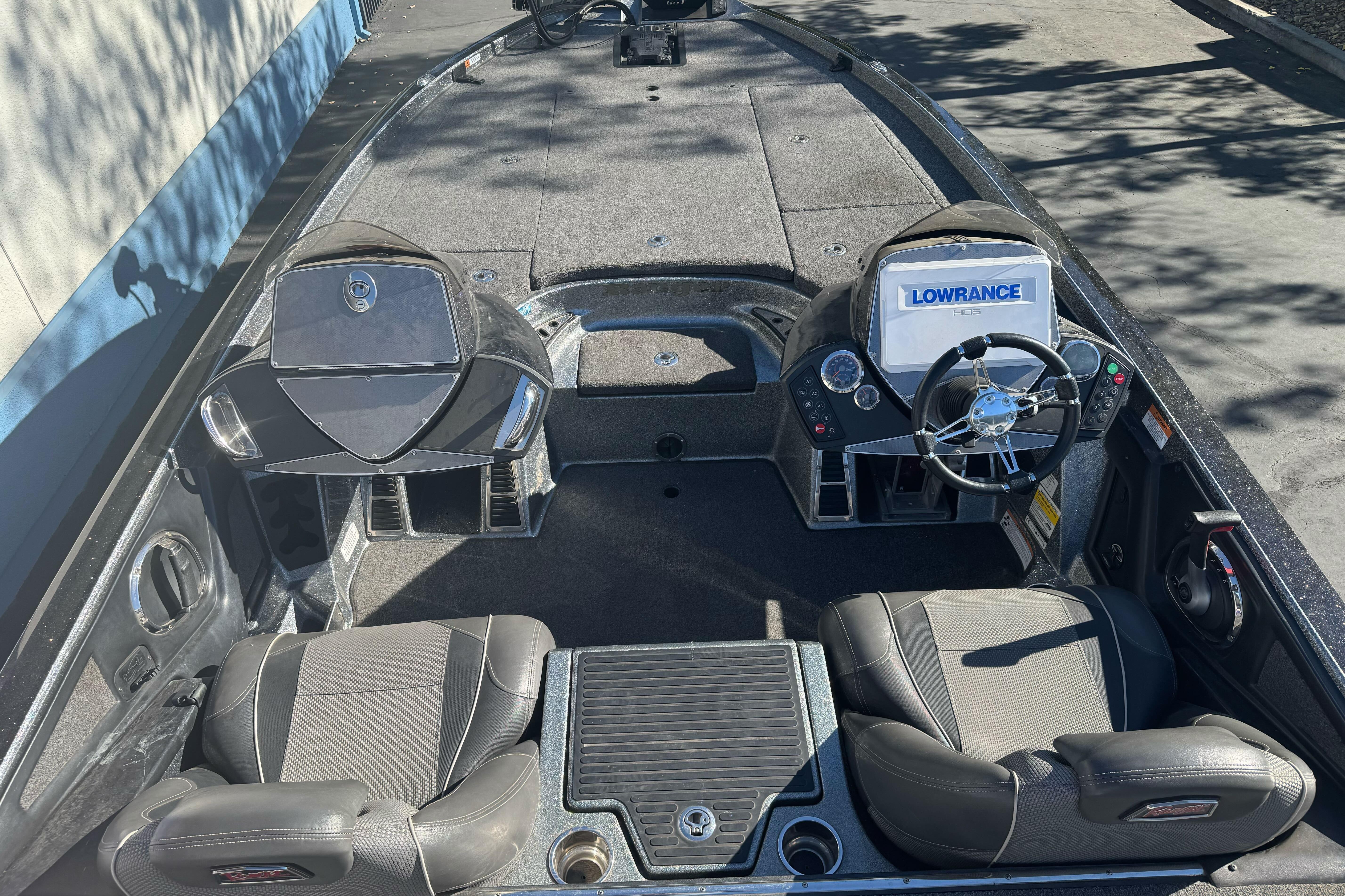 2020 Ranger Z521C Ranger Cup boat interior with dual seats and Lowrance electronics.