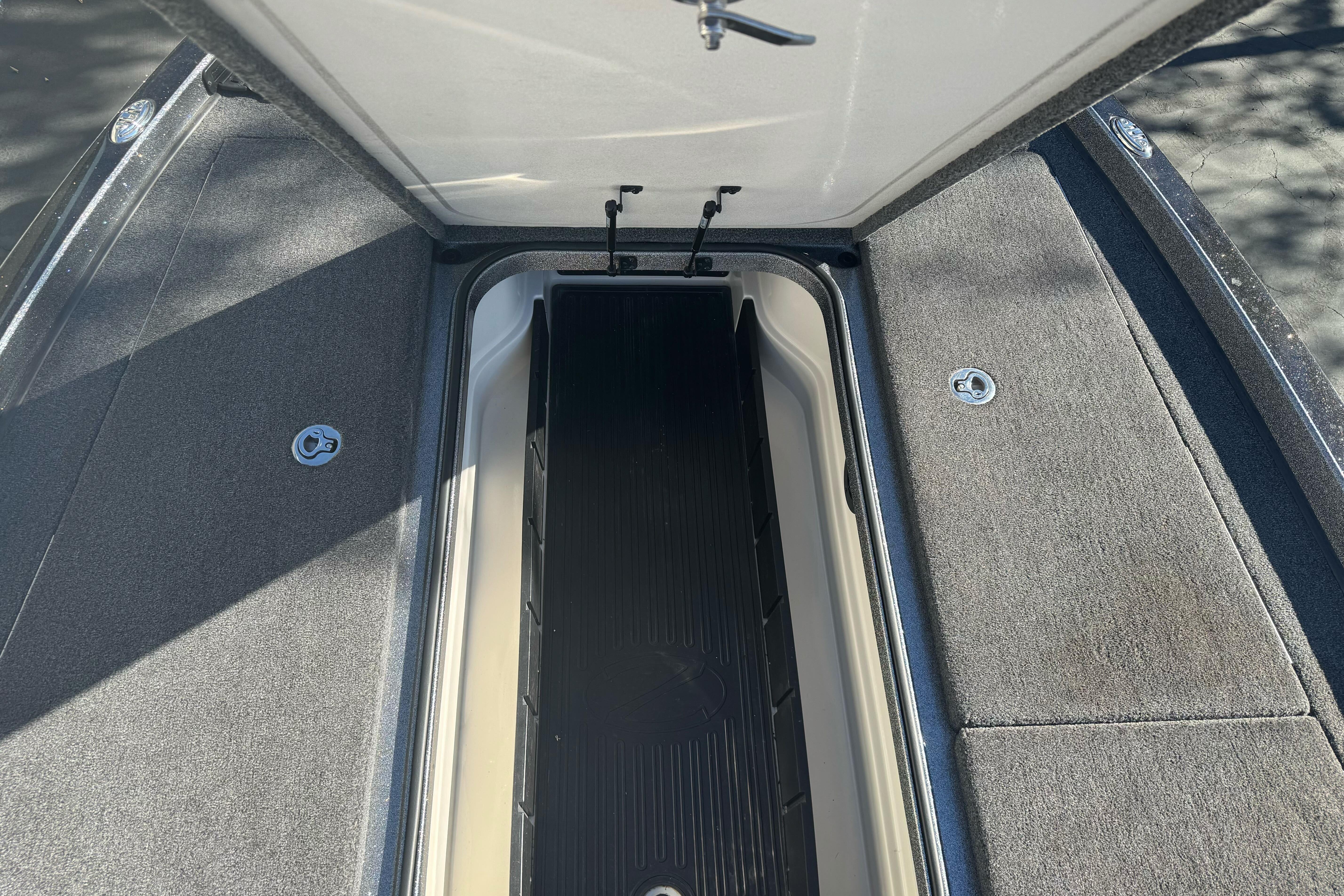 2020 Ranger Z521C Ranger Cup Equipped boat storage compartment open.